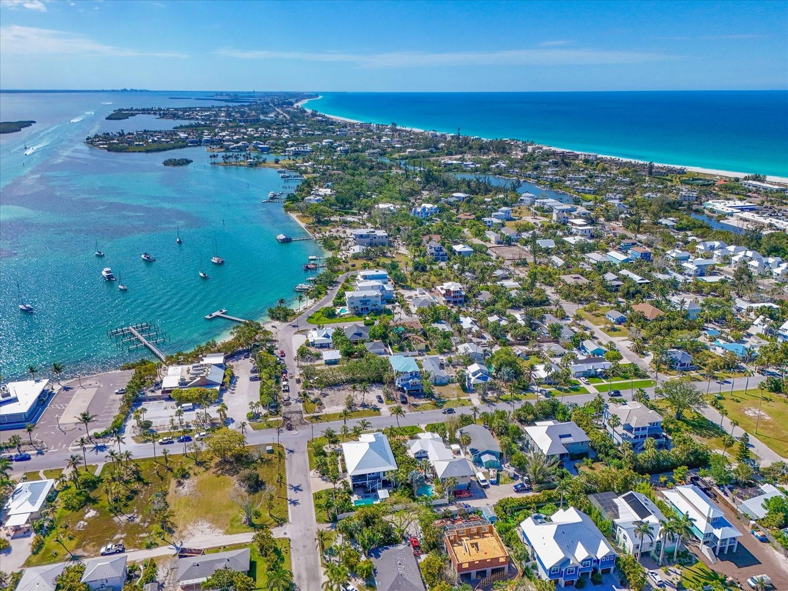 720 BROADWAY ST, LONGBOAT KEY, FL, 34228