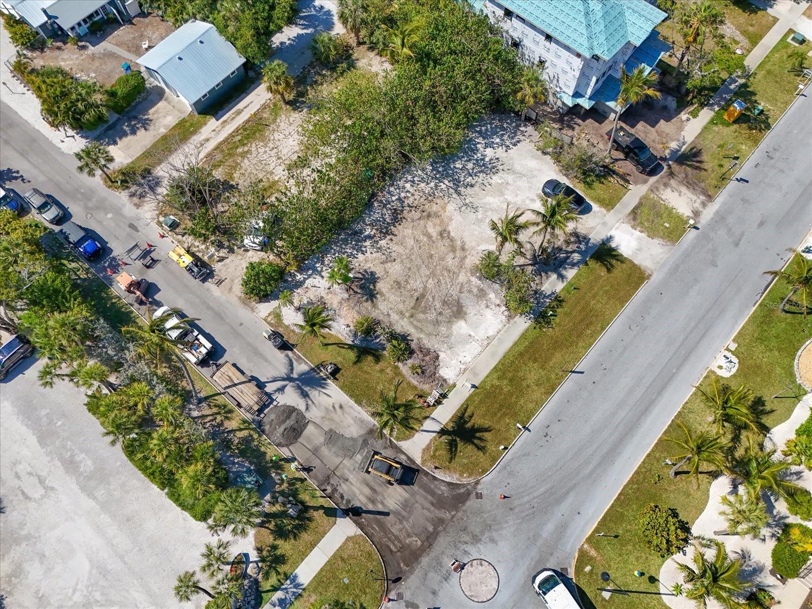 720 BROADWAY ST, LONGBOAT KEY, FL, 34228