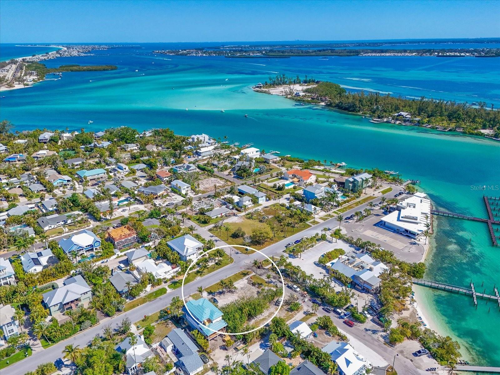 720 BROADWAY ST, LONGBOAT KEY, FL, 34228