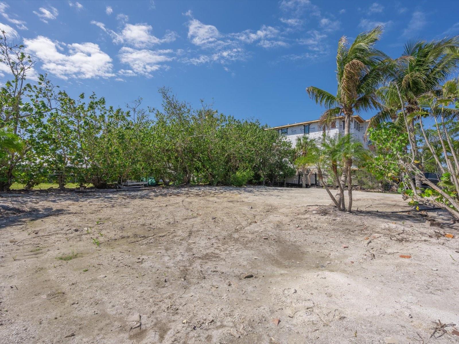 720 BROADWAY ST, LONGBOAT KEY, FL, 34228