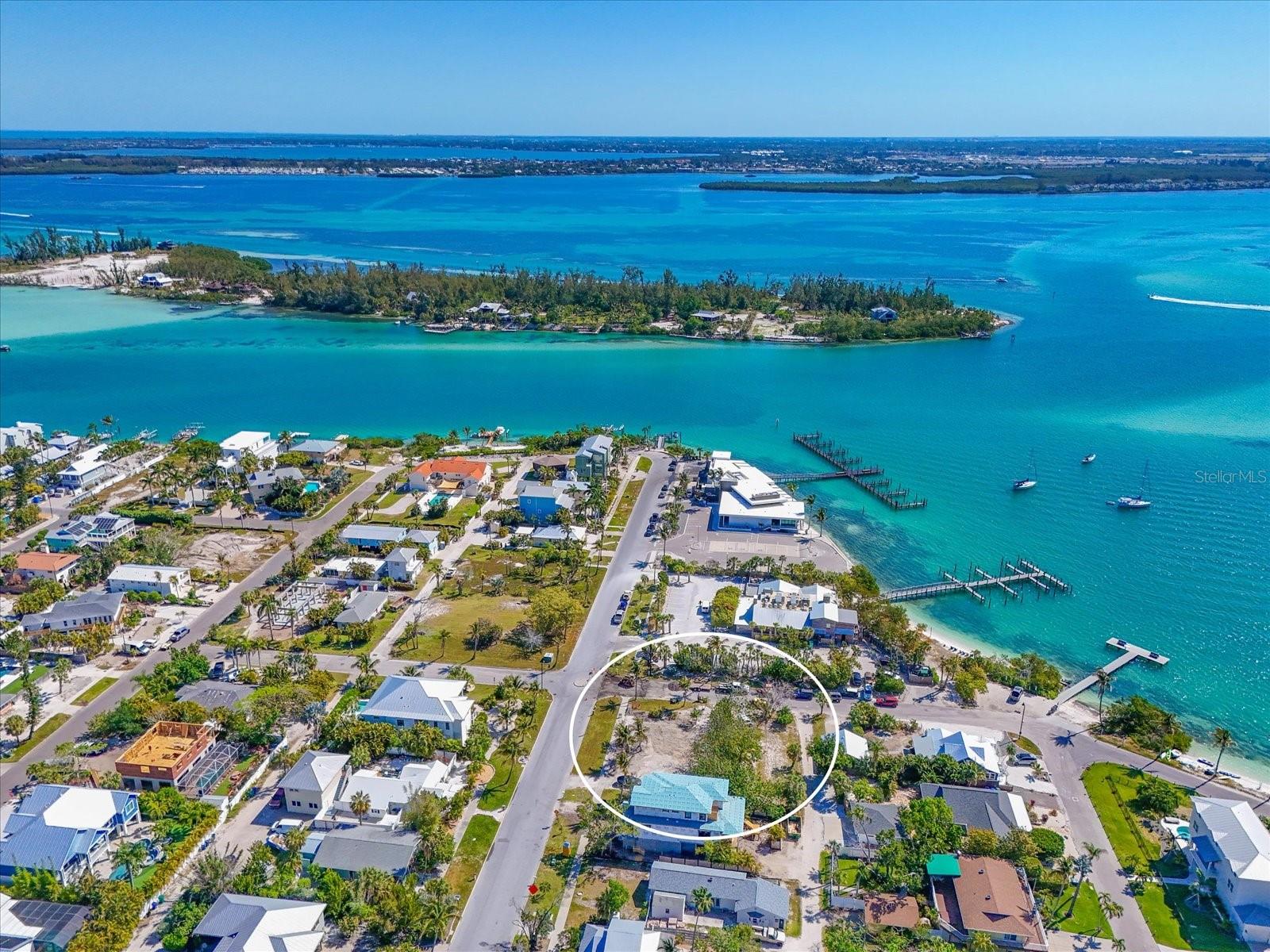 720 BROADWAY ST, LONGBOAT KEY, FL, 34228