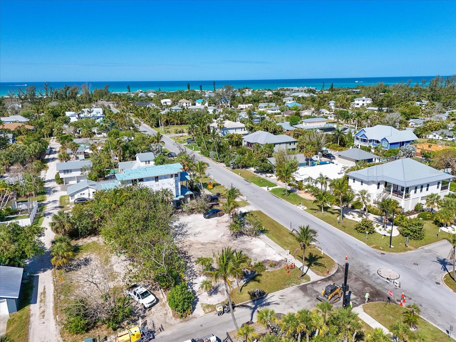 720 BROADWAY ST, LONGBOAT KEY, FL, 34228