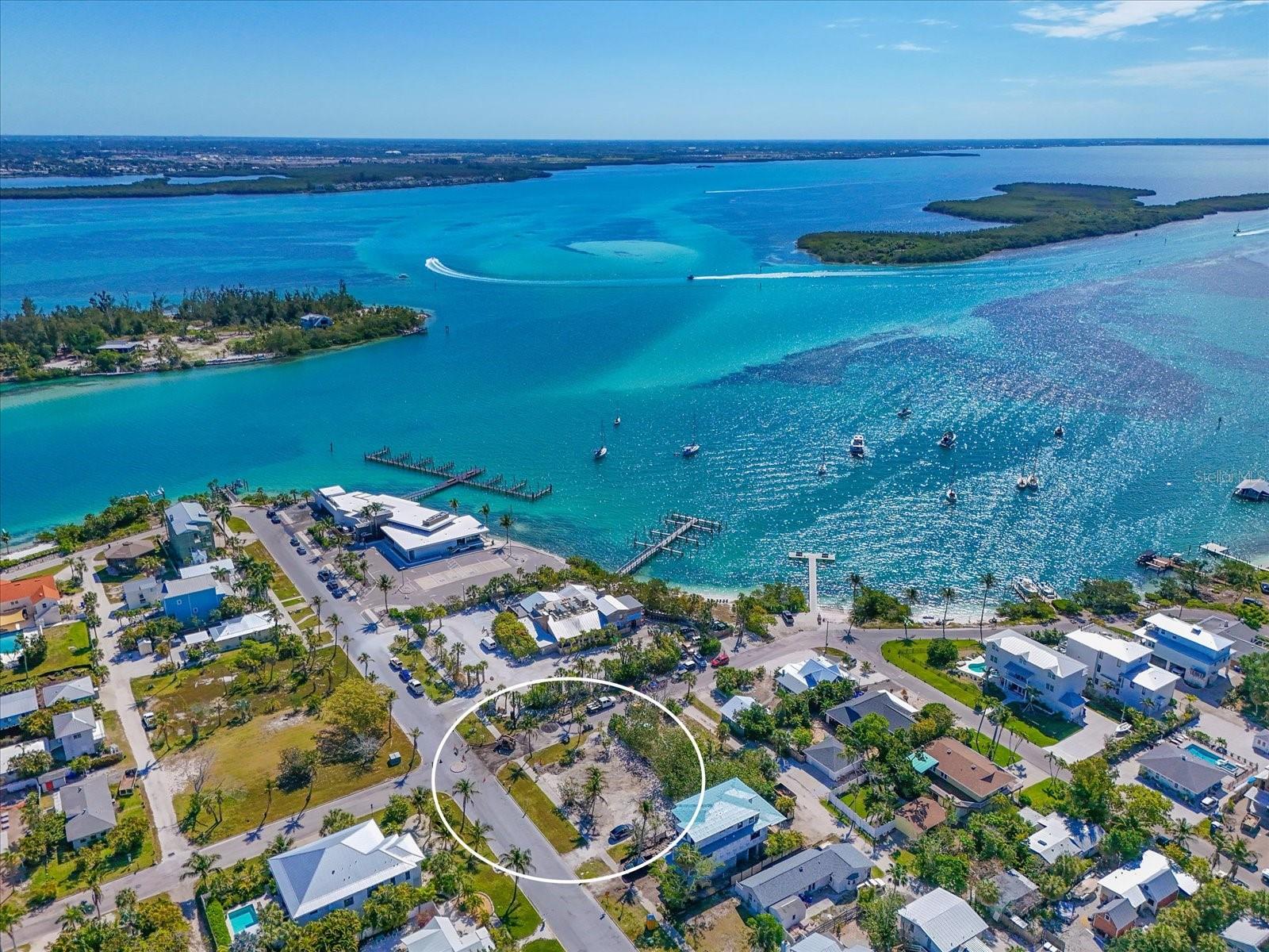 720 BROADWAY ST, LONGBOAT KEY, FL, 34228