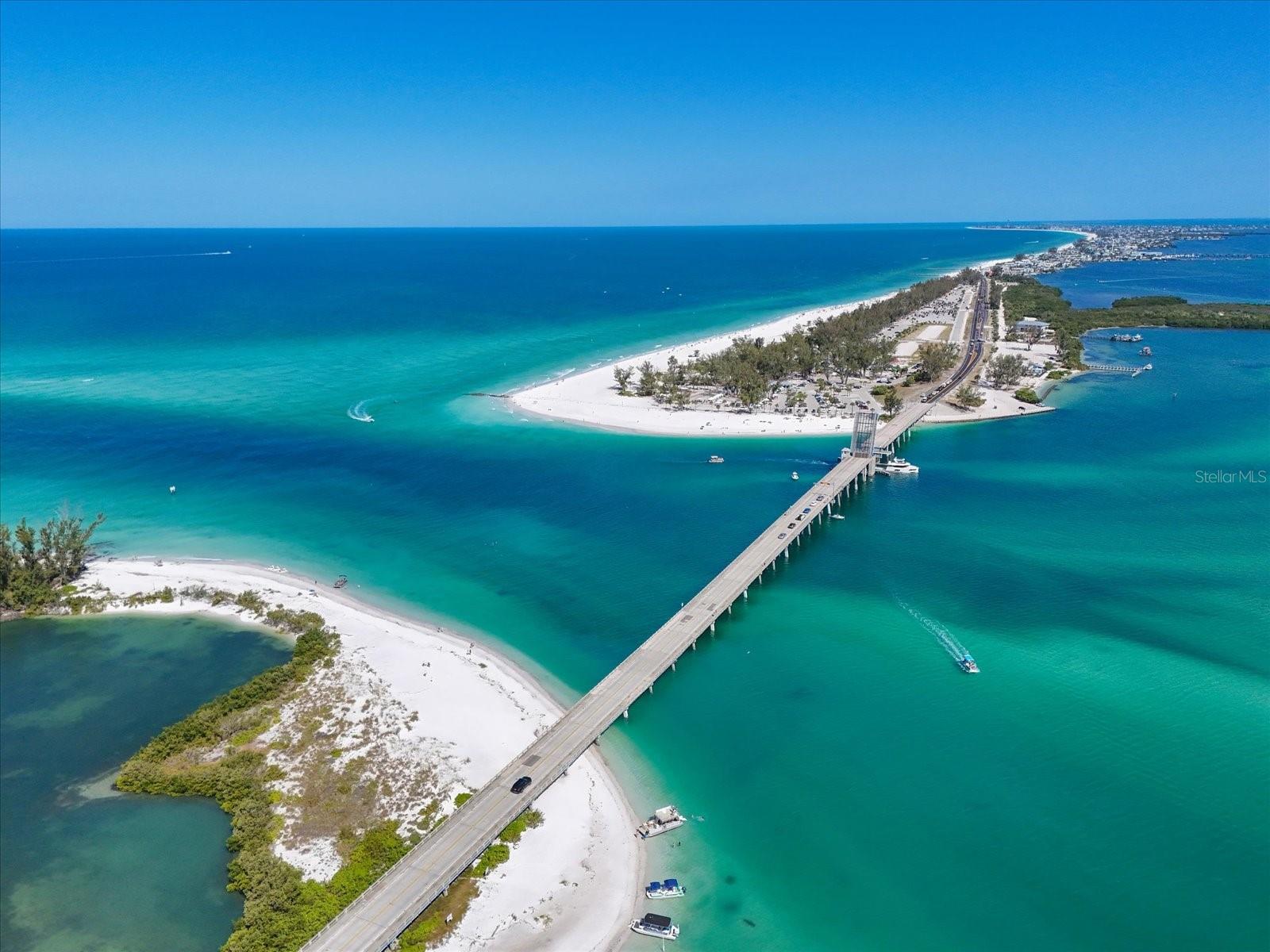 720 BROADWAY ST, LONGBOAT KEY, FL, 34228