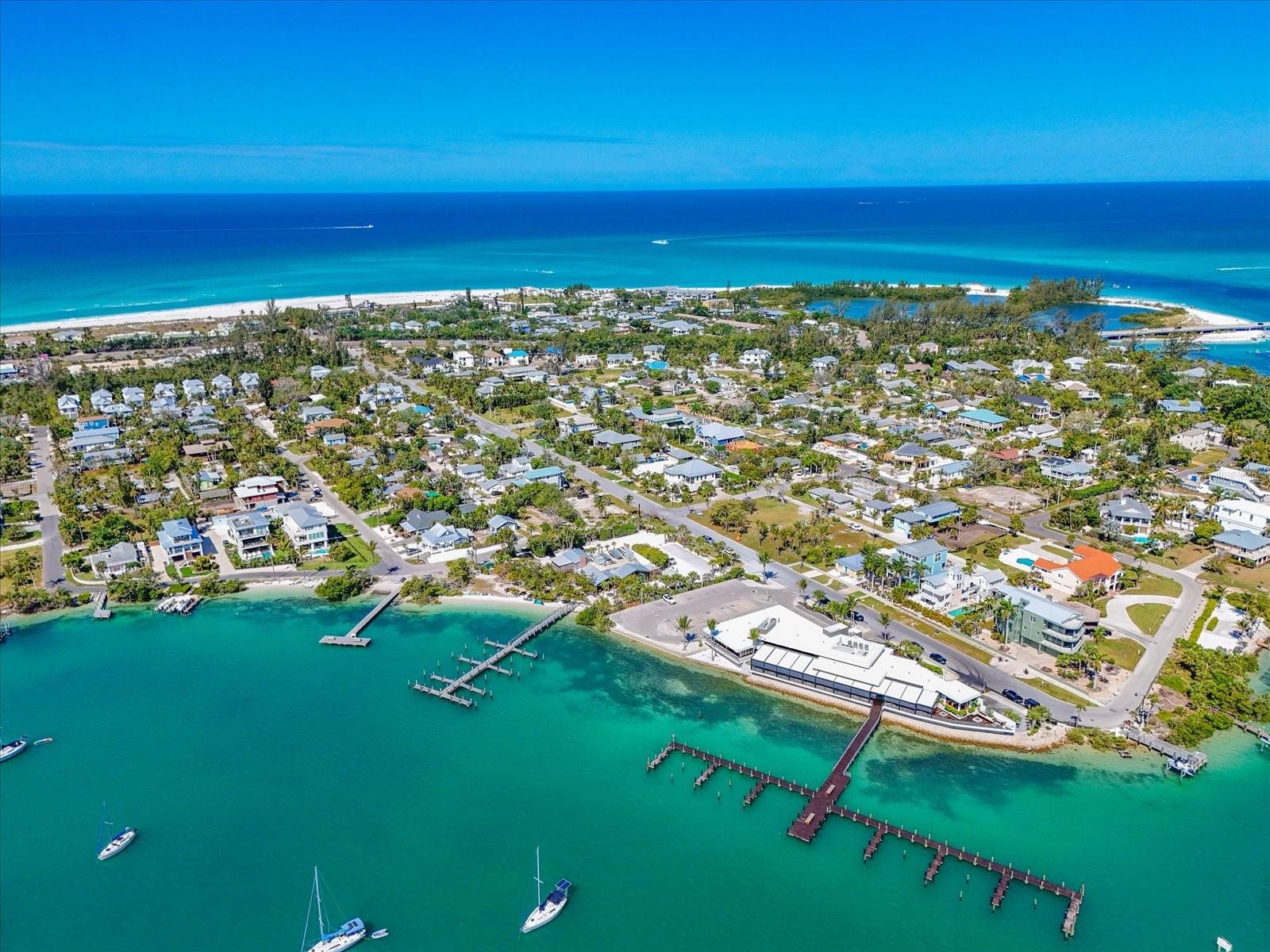 720 BROADWAY ST, LONGBOAT KEY, FL, 34228