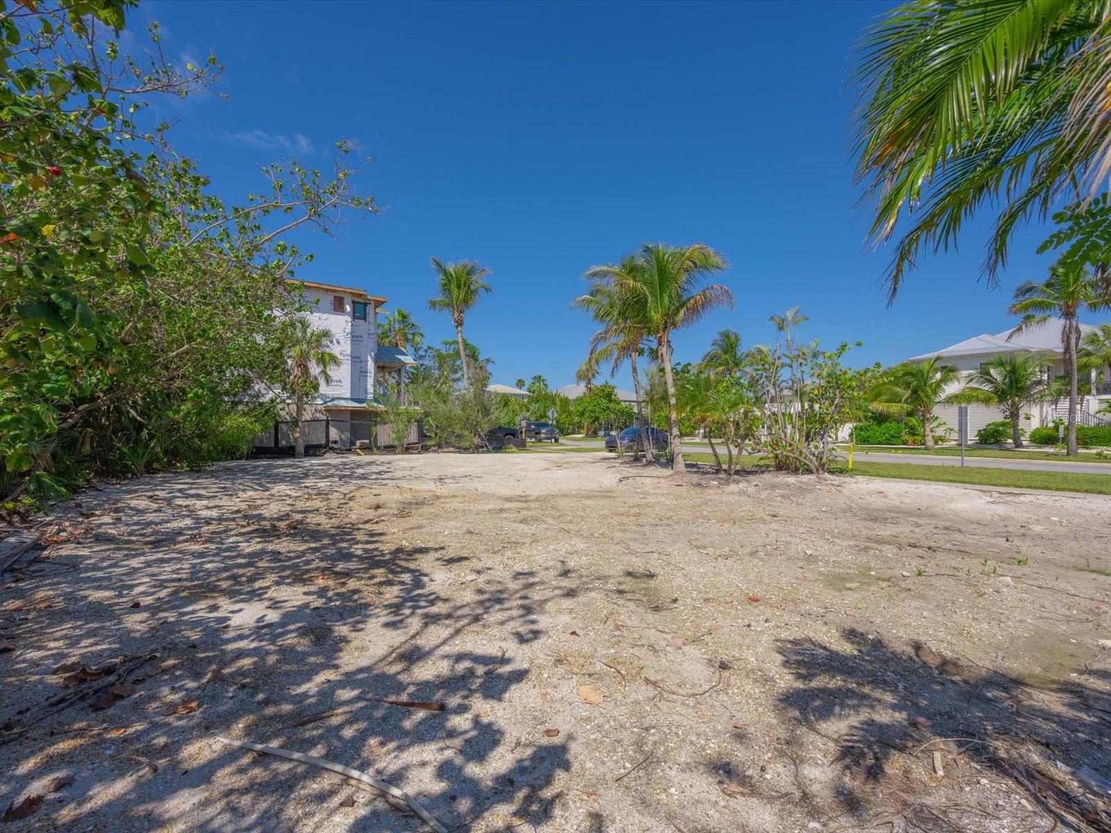 720 BROADWAY ST, LONGBOAT KEY, FL, 34228