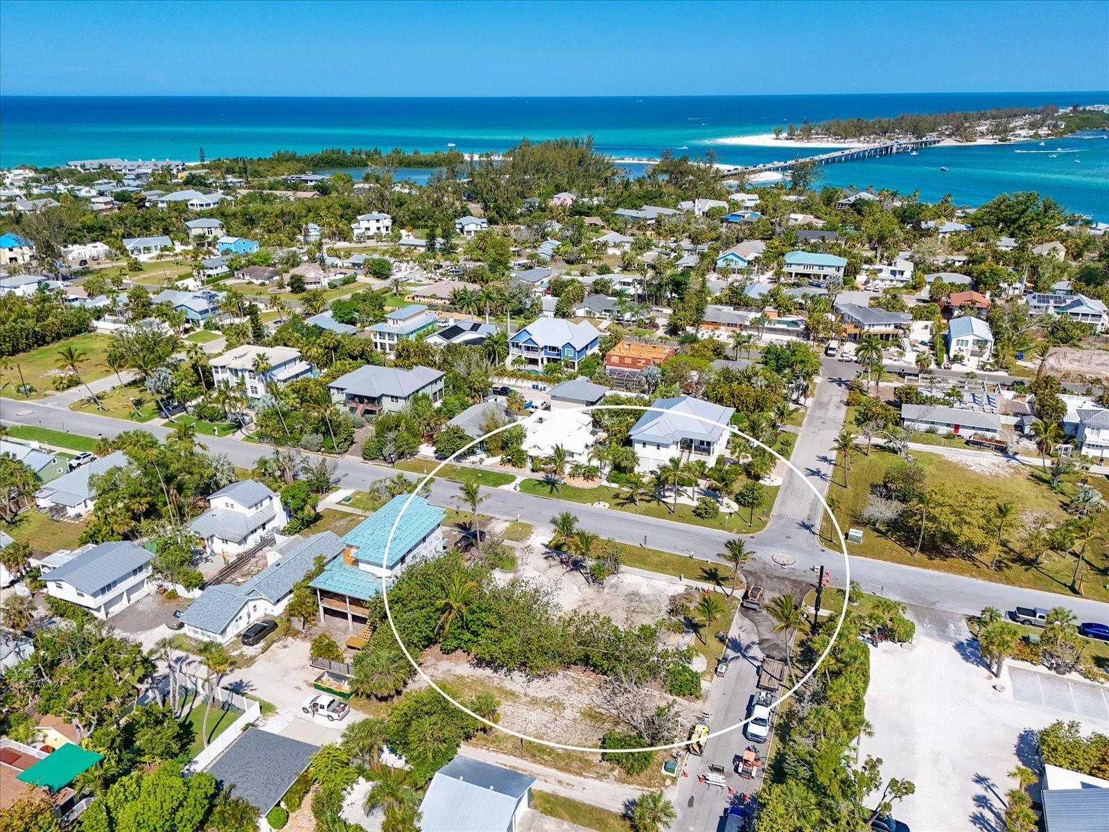 720 BROADWAY ST, LONGBOAT KEY, FL, 34228