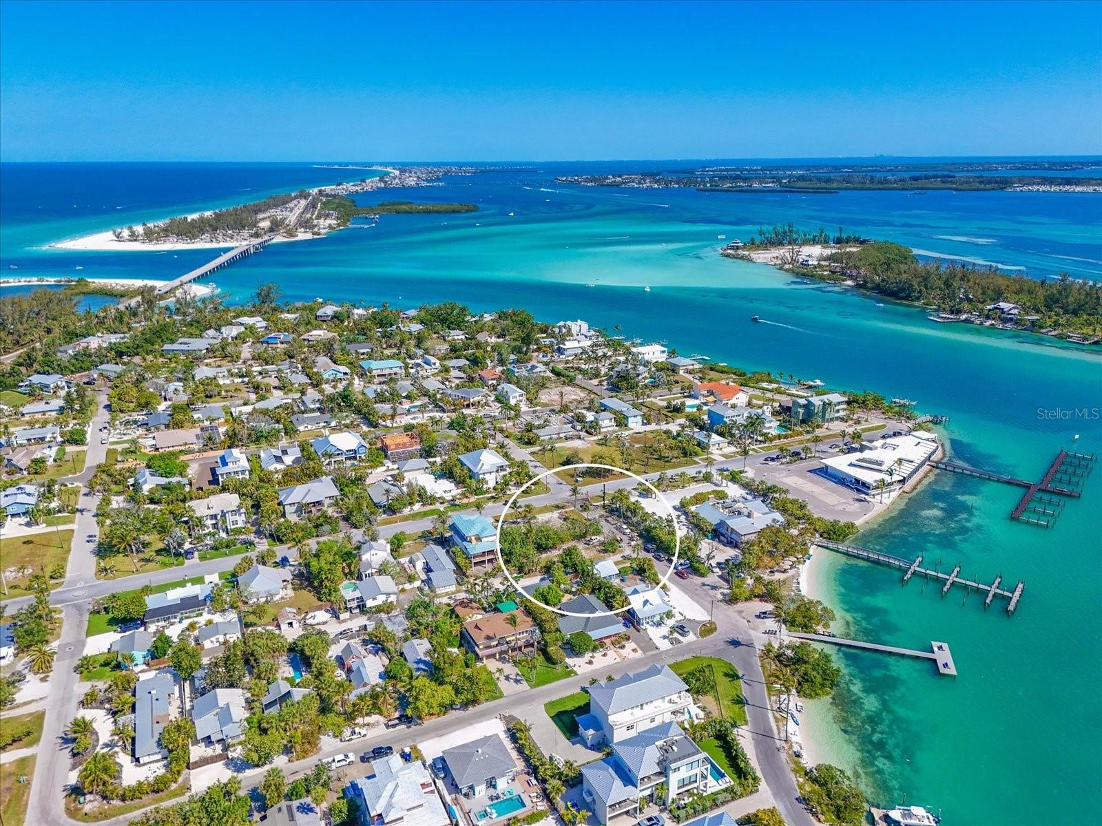 720 BROADWAY ST, LONGBOAT KEY, FL, 34228