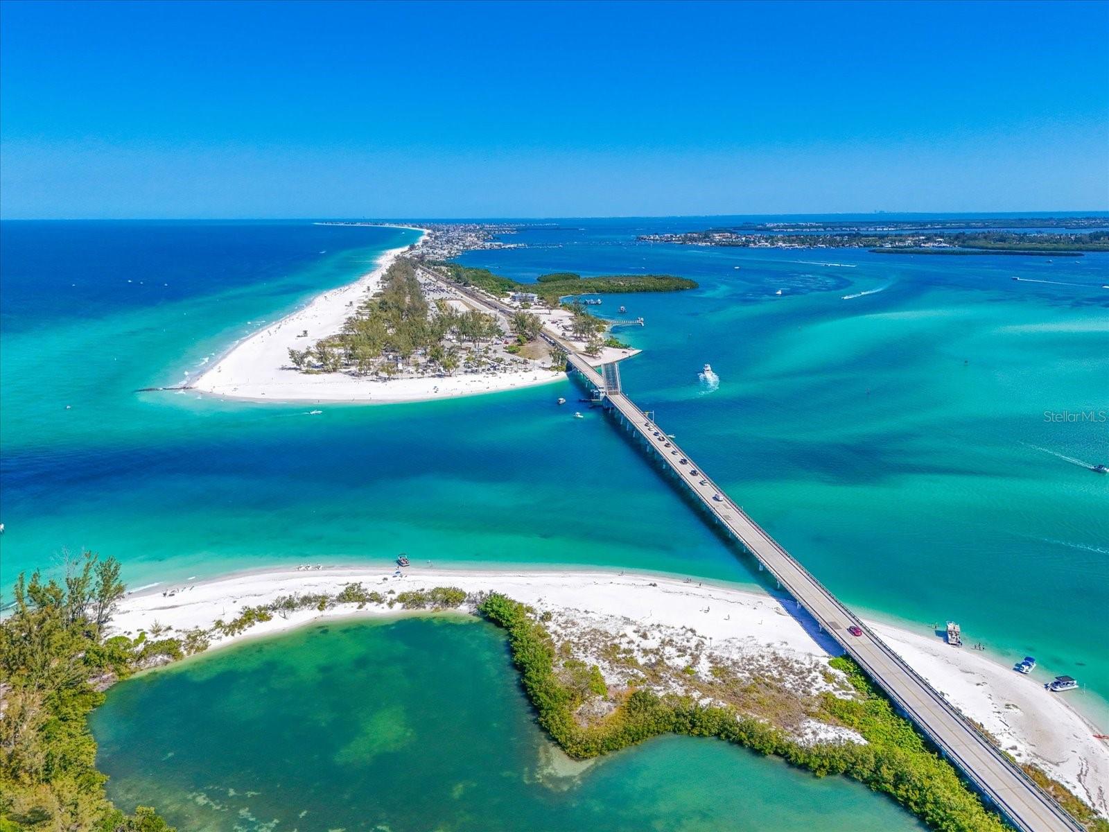 720 BROADWAY ST, LONGBOAT KEY, FL, 34228