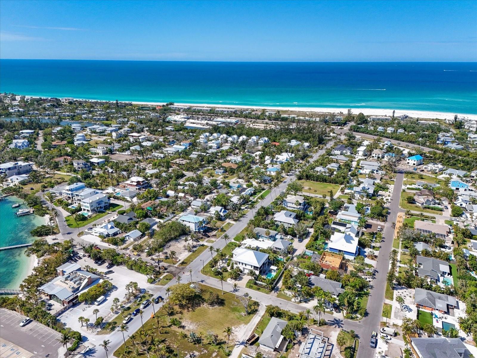 720 BROADWAY ST, LONGBOAT KEY, FL, 34228