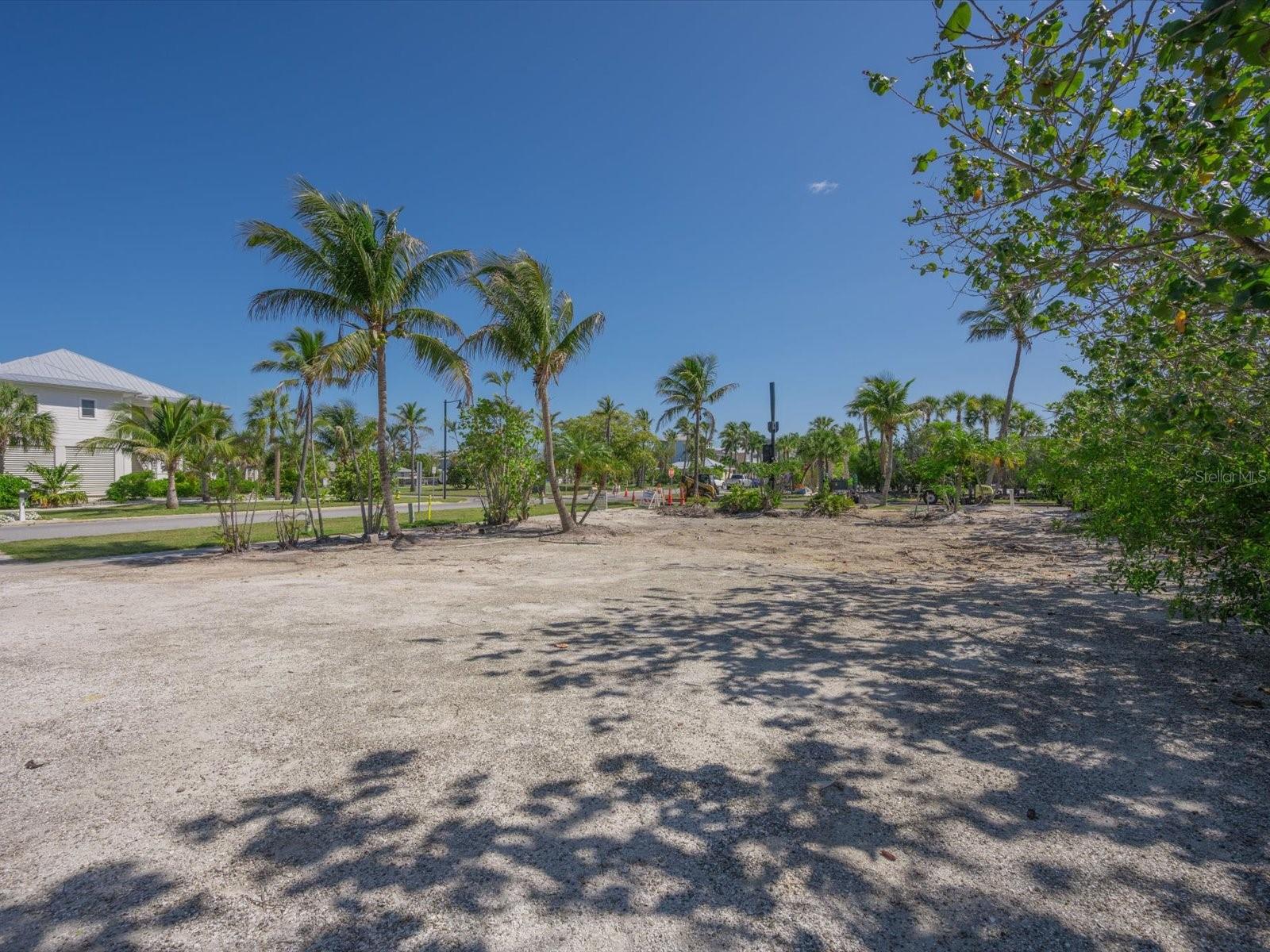 720 BROADWAY ST, LONGBOAT KEY, FL, 34228