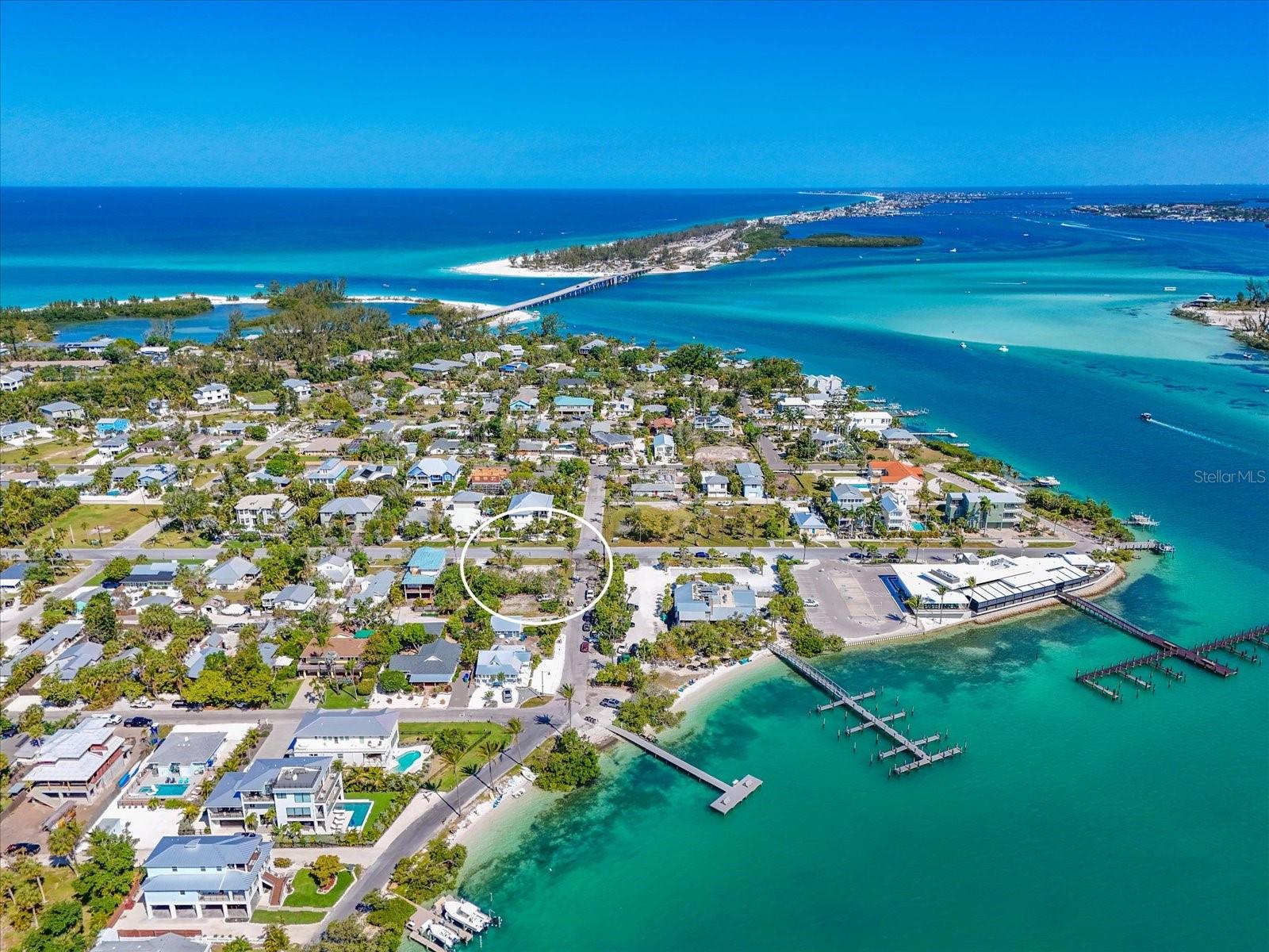 720 BROADWAY ST, LONGBOAT KEY, FL, 34228