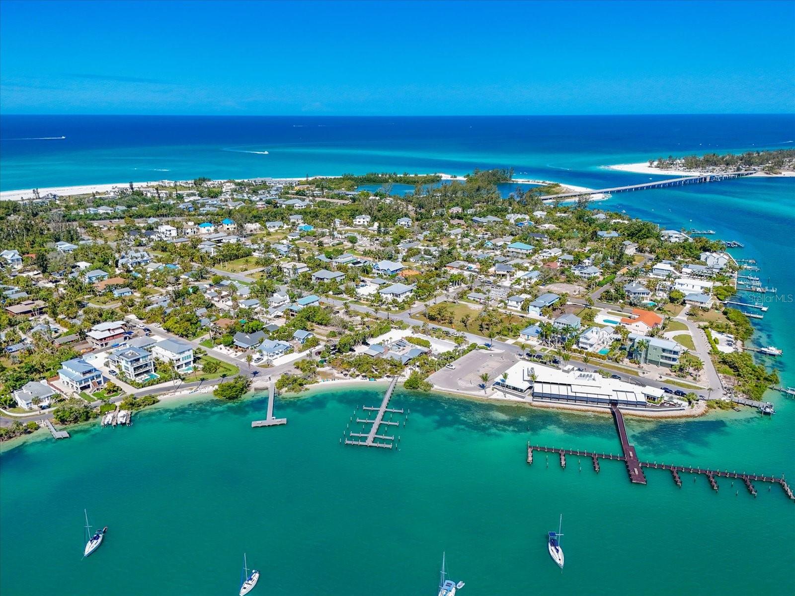 720 BROADWAY ST, LONGBOAT KEY, FL, 34228