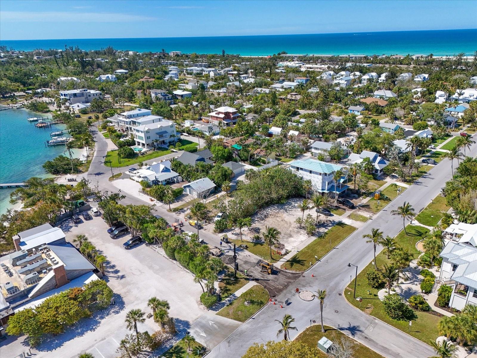 720 BROADWAY ST, LONGBOAT KEY, FL, 34228