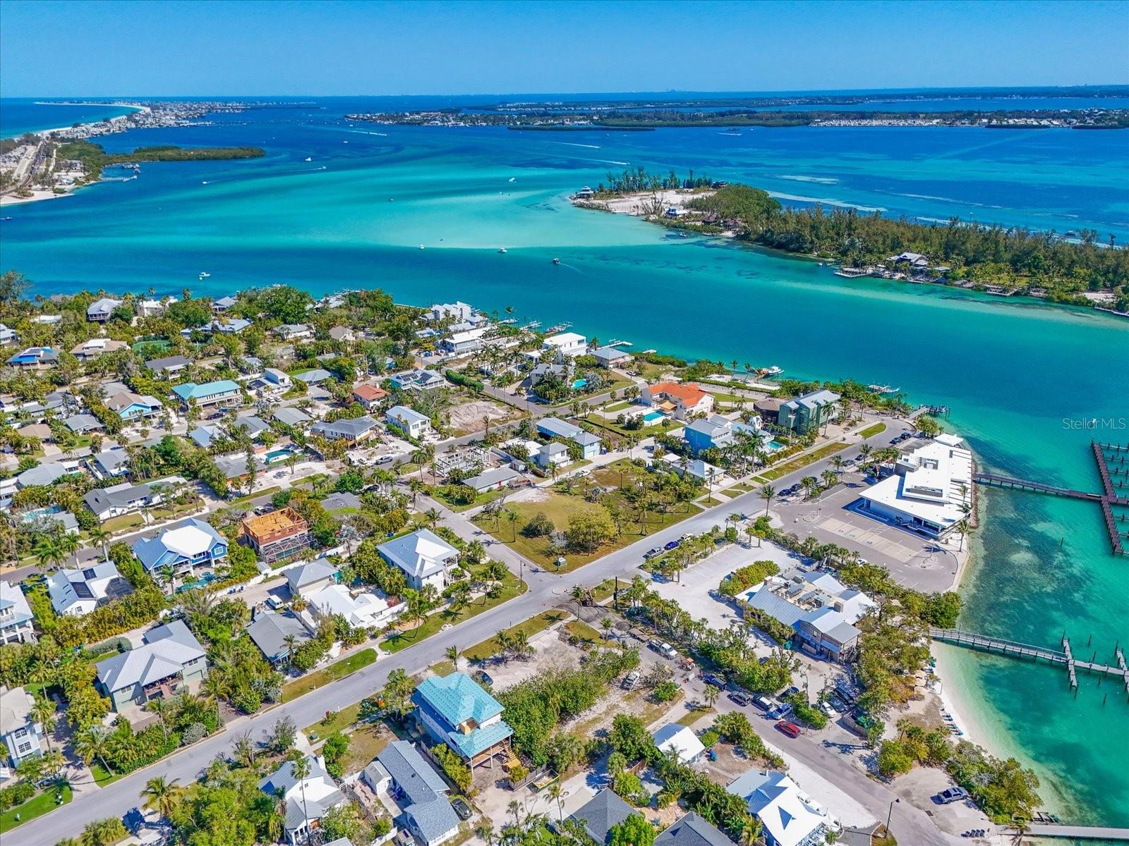 720 BROADWAY ST, LONGBOAT KEY, FL, 34228