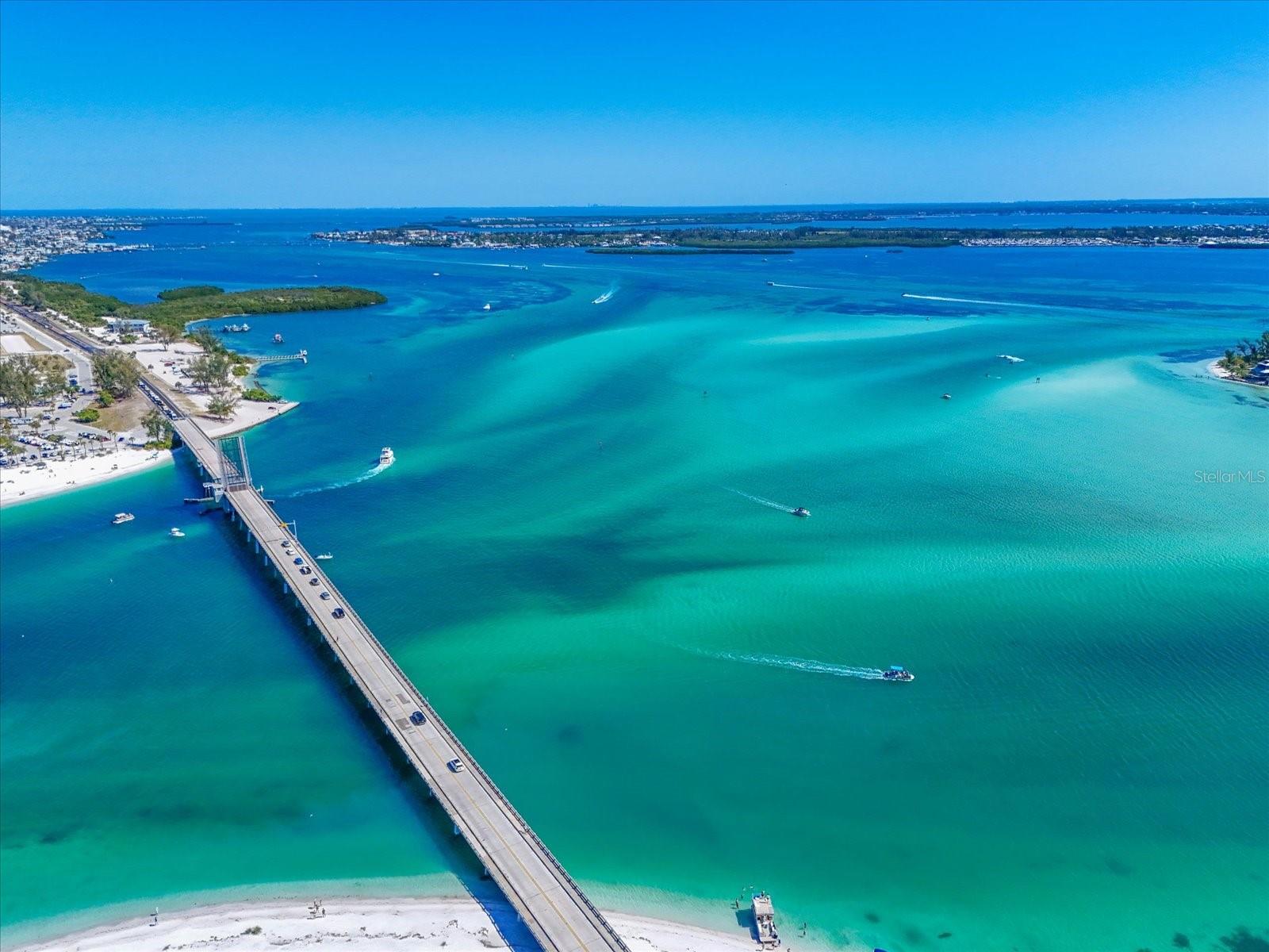 720 BROADWAY ST, LONGBOAT KEY, FL, 34228