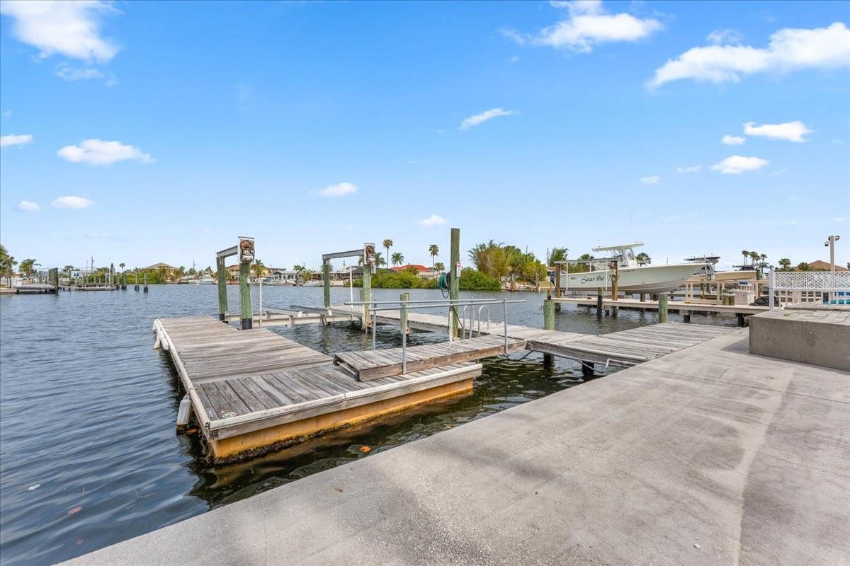 3747 FLORAMAR TER, NEW PORT RICHEY, FL, 34652