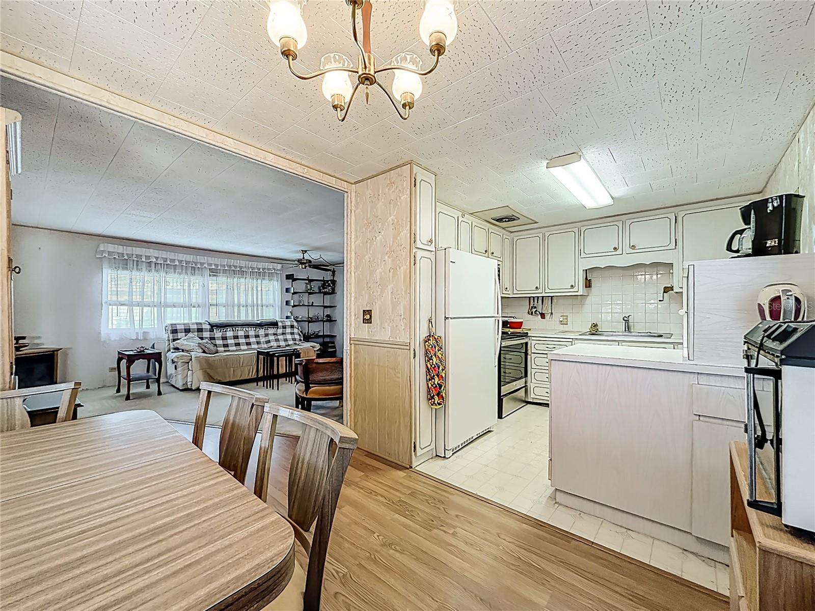 10178 N LAKE DR #45, LARGO, FL, 33773