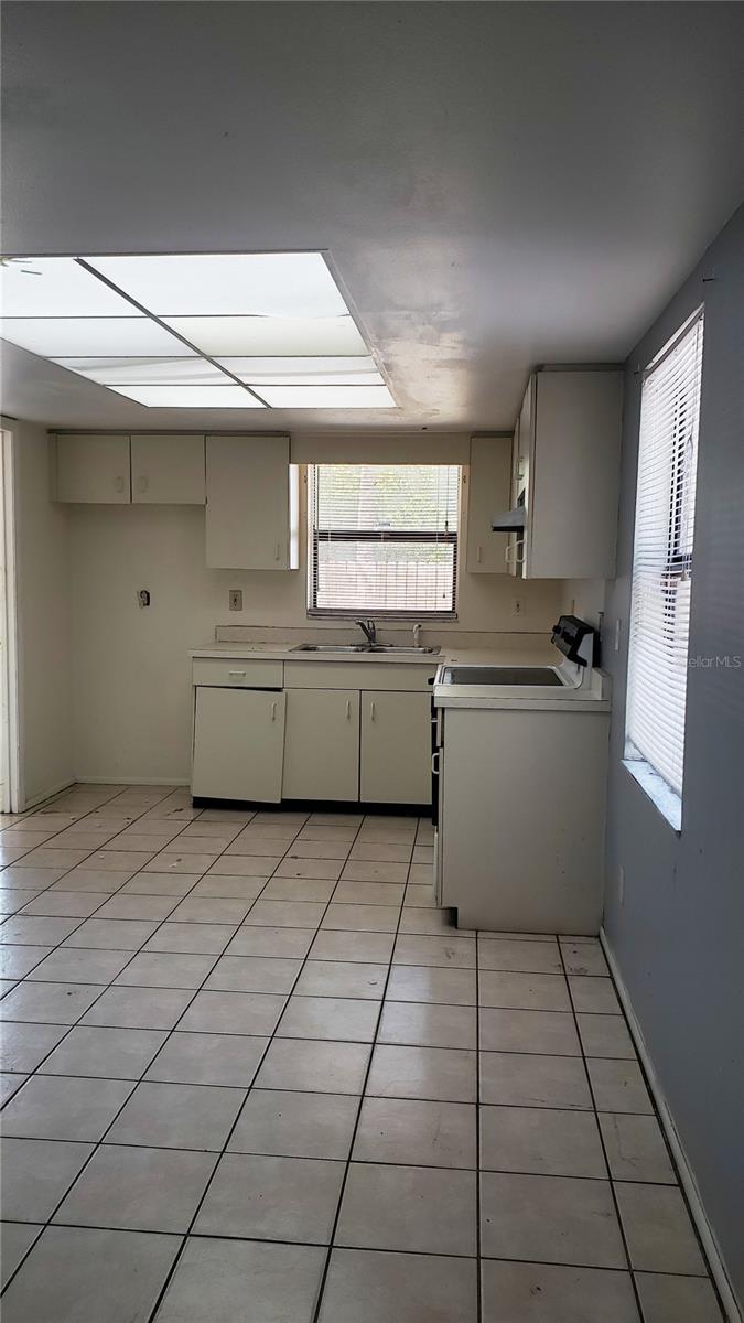 708 26TH AVE W, BRADENTON, FL, 34205