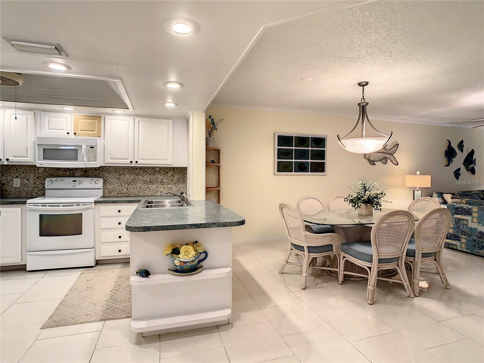 18304 GULF BLVD #116, REDINGTON SHORES, FL, 33708