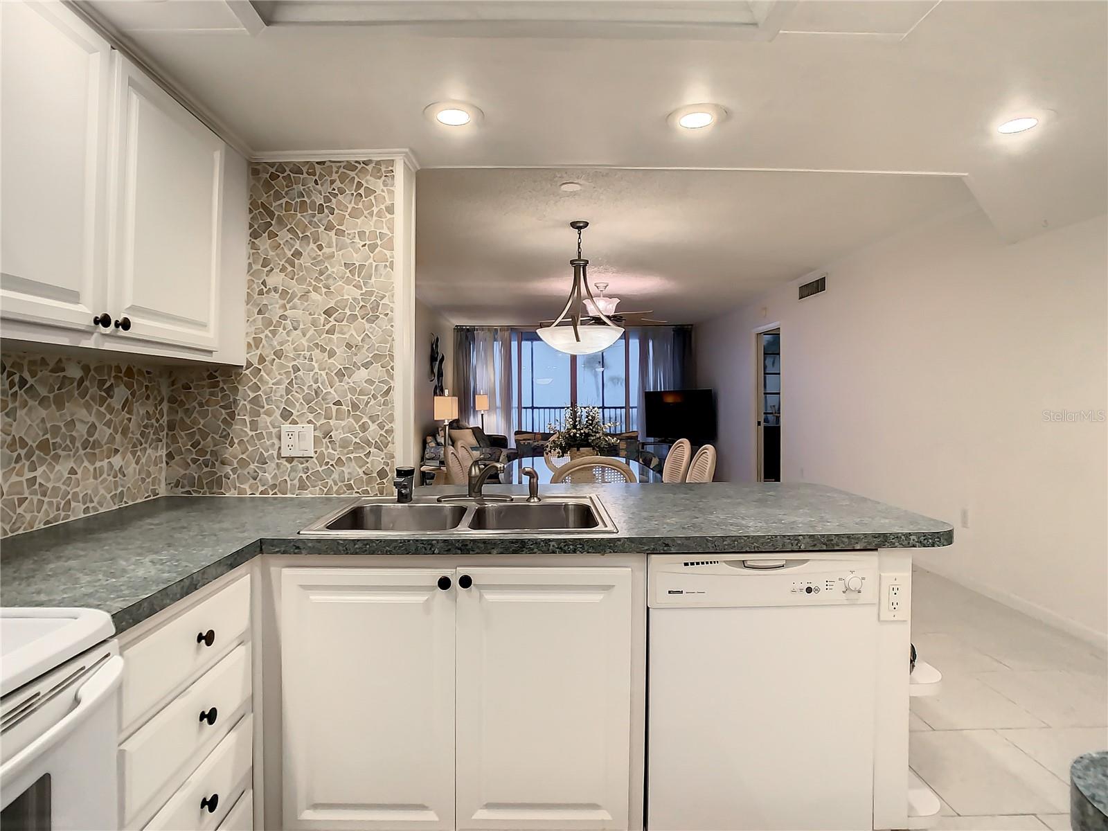 18304 GULF BLVD #116, REDINGTON SHORES, FL, 33708
