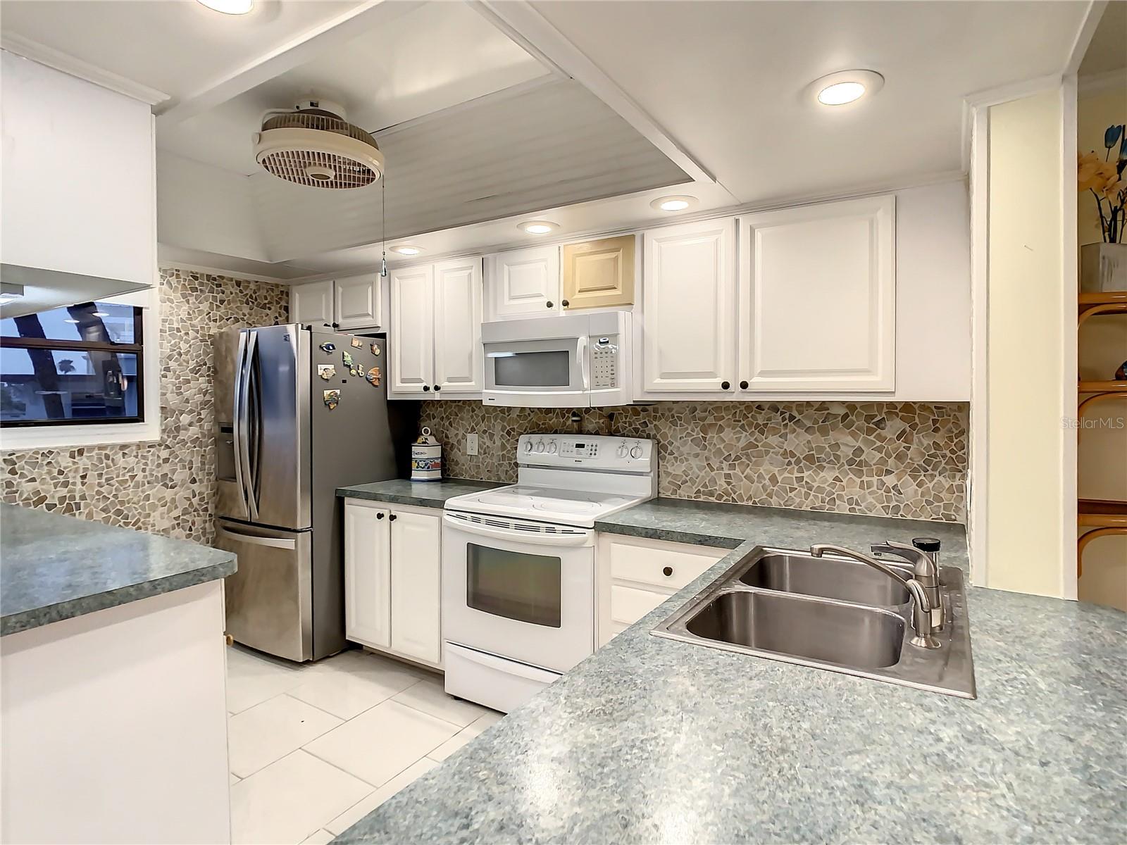 18304 GULF BLVD #116, REDINGTON SHORES, FL, 33708