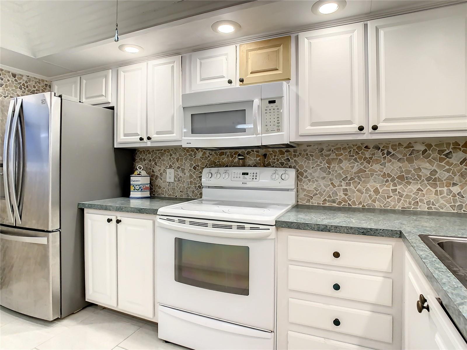 18304 GULF BLVD #116, REDINGTON SHORES, FL, 33708