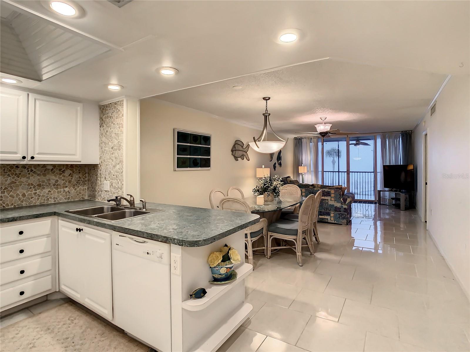 18304 GULF BLVD #116, REDINGTON SHORES, FL, 33708