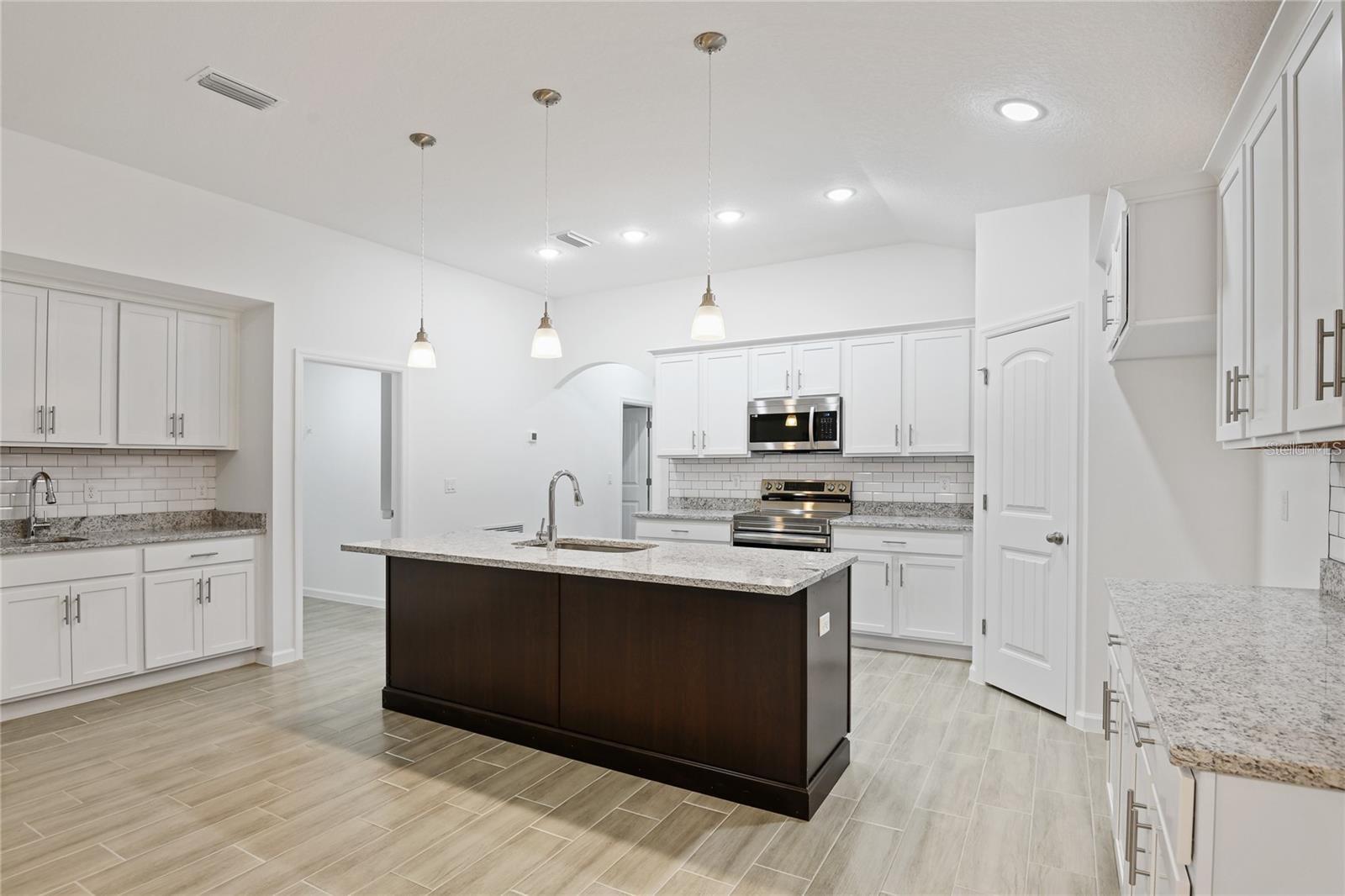 1409 HILLSBOROUGH WAY, KISSIMMEE, FL, 34759