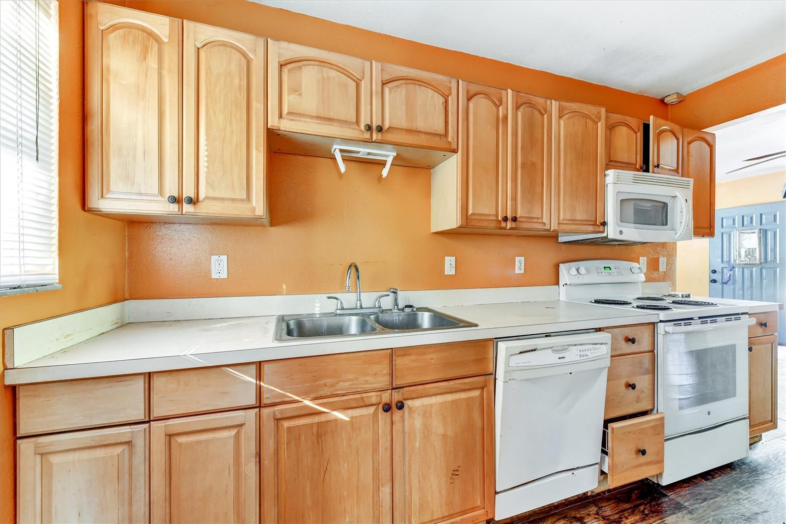 10015 OHIO AVE, THONOTOSASSA, FL, 33592