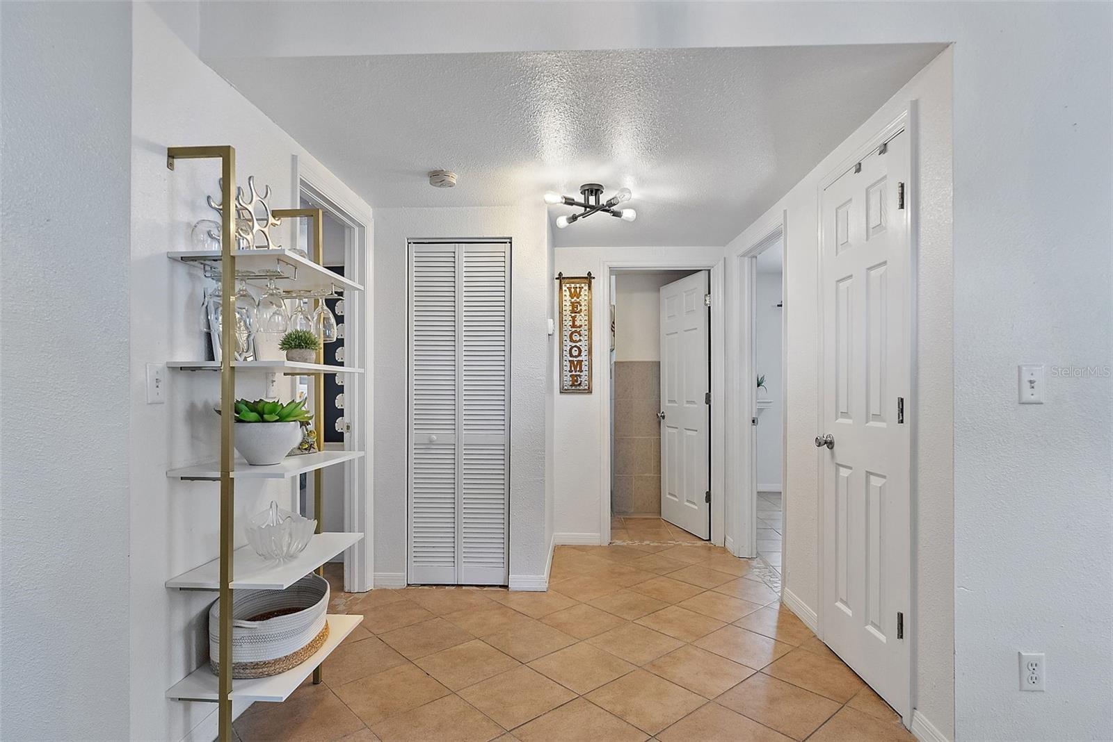 2810 2ND AVE S #B, ST PETERSBURG, FL, 33712