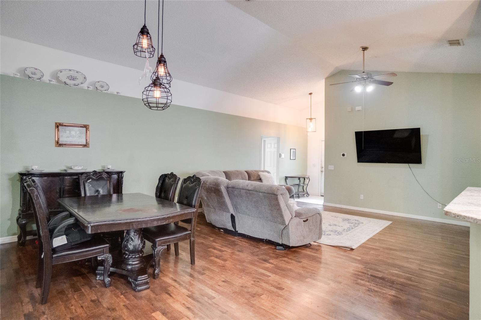 220 BAY ST, APOPKA, FL, 32712