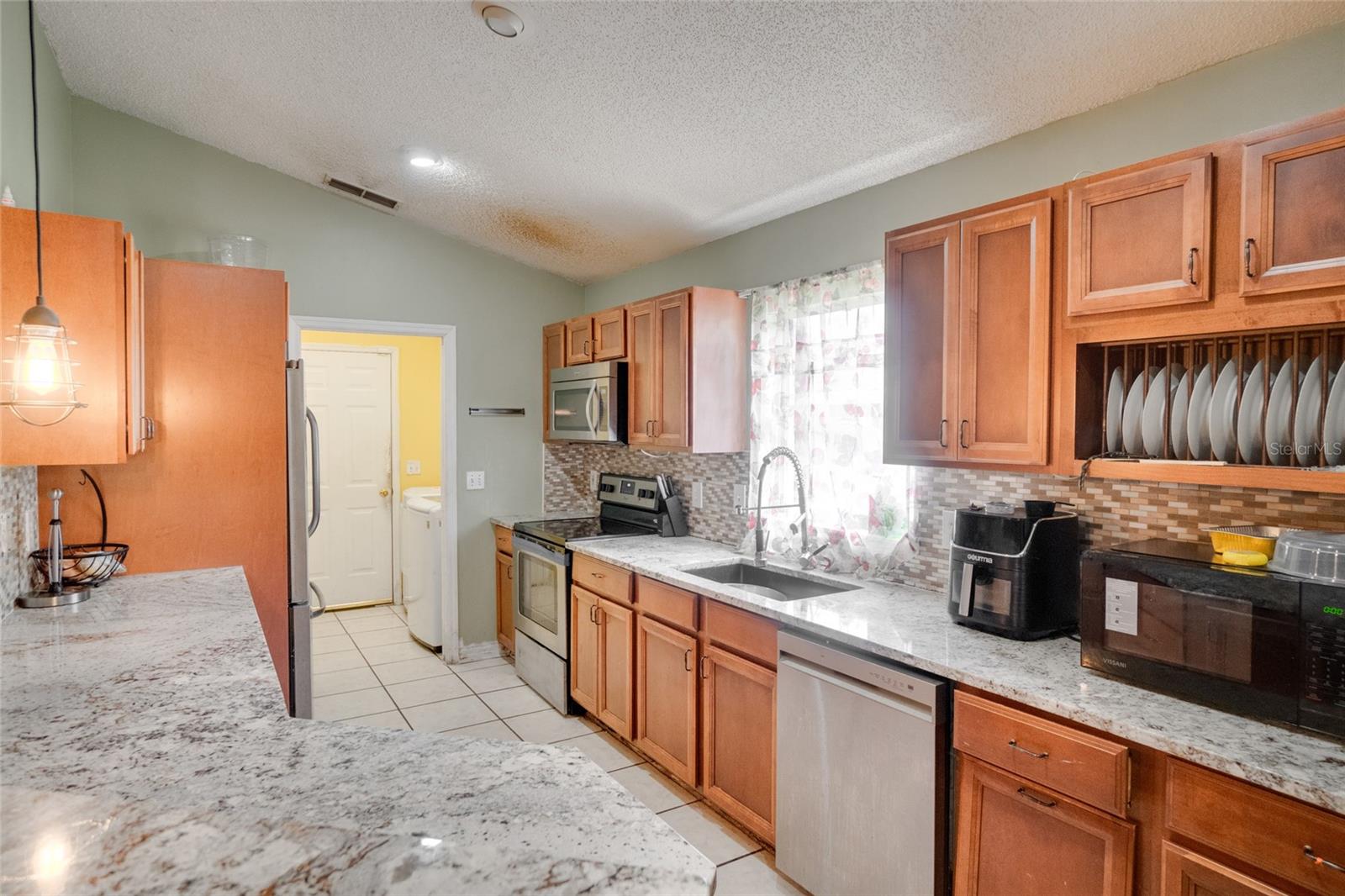 220 BAY ST, APOPKA, FL, 32712