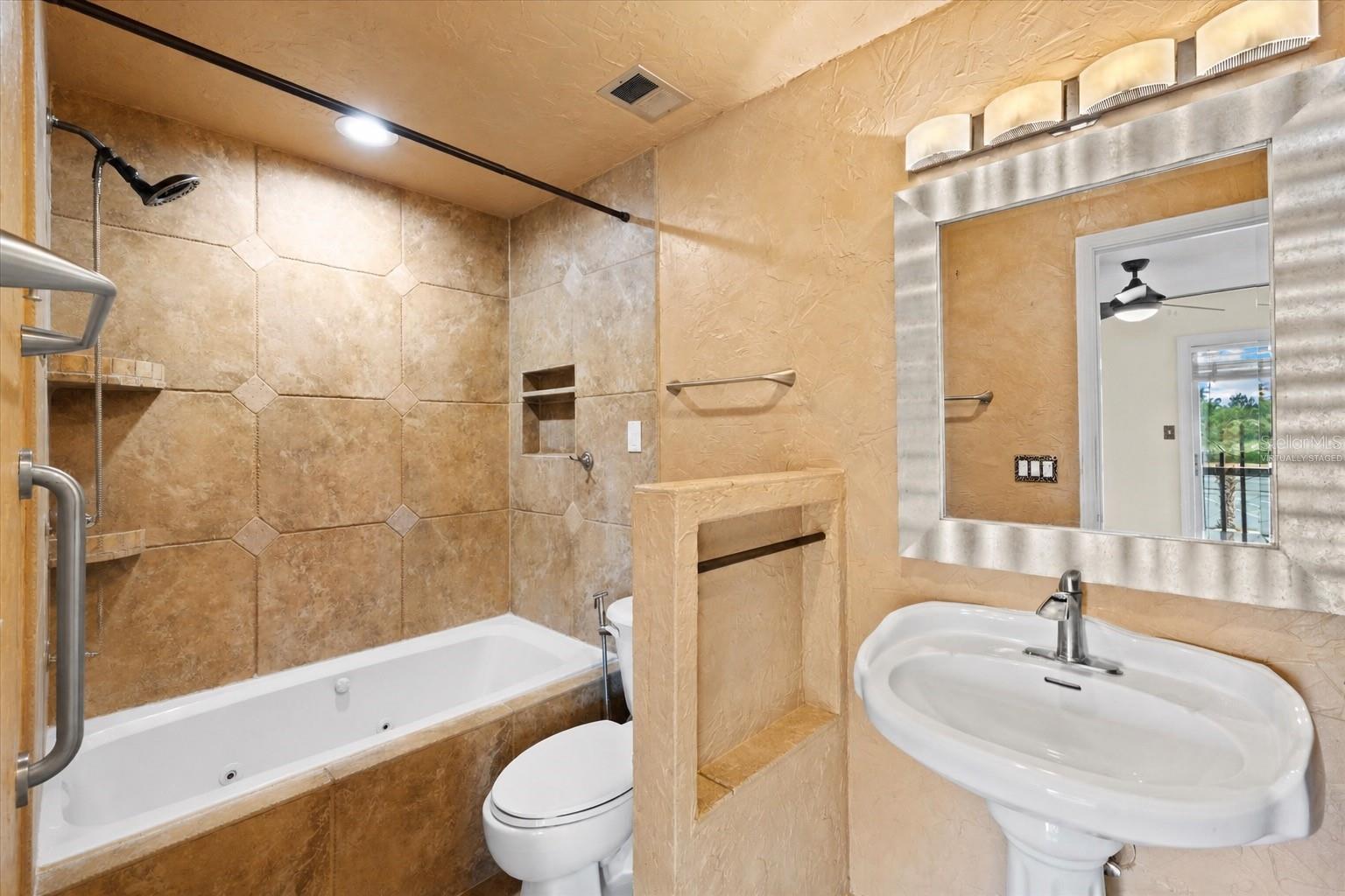 3202 RAMBLEWOOD DR N, SARASOTA, FL, 34237