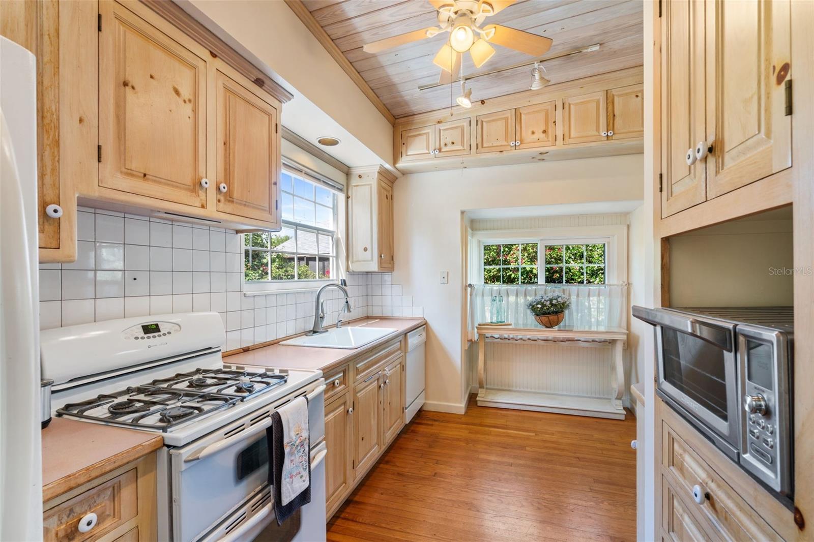 762 23RD AVE N, ST PETERSBURG, FL, 33704