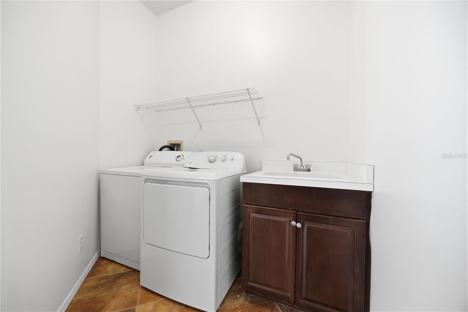 562 OAK BAY DR, OSPREY, FL, 34229