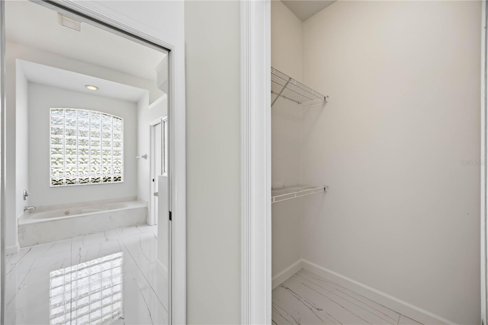 562 OAK BAY DR, OSPREY, FL, 34229