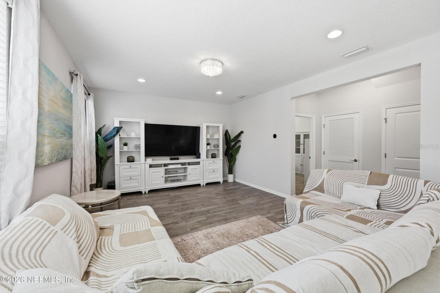 6946 AZALEA GROVE DR, JACKSONVILLE, FL, 32258