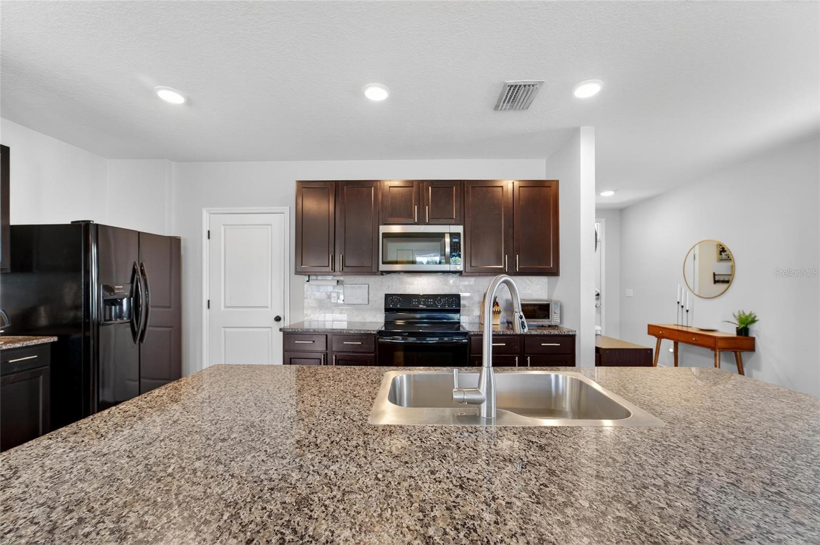 11176 LELAND GROVES DR, RIVERVIEW, FL, 33579