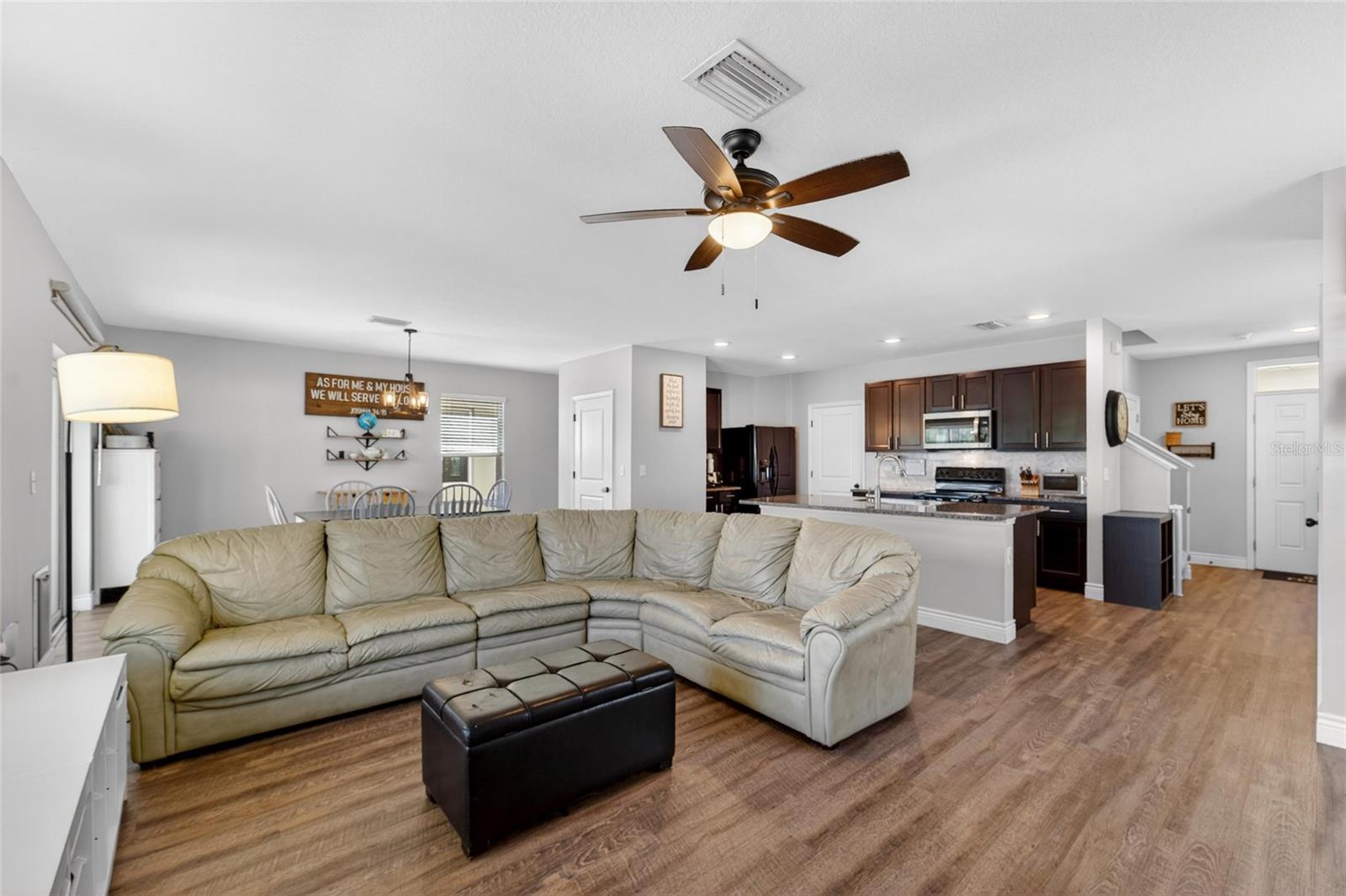 11176 LELAND GROVES DR, RIVERVIEW, FL, 33579