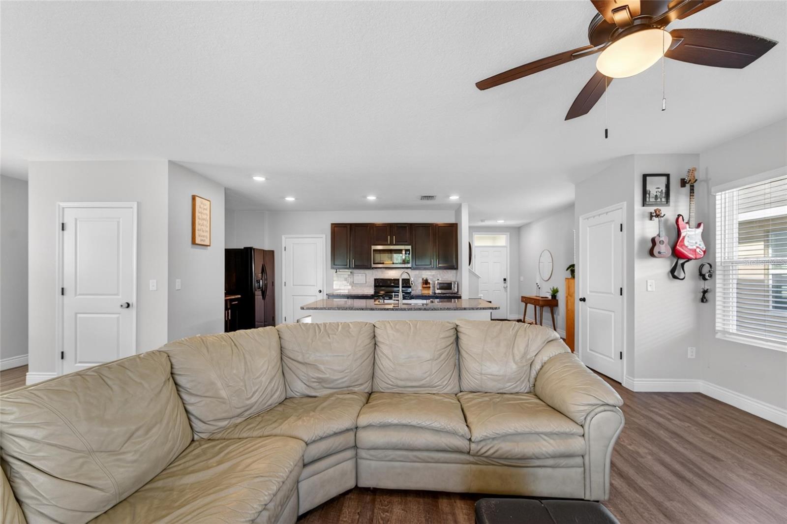 11176 LELAND GROVES DR, RIVERVIEW, FL, 33579