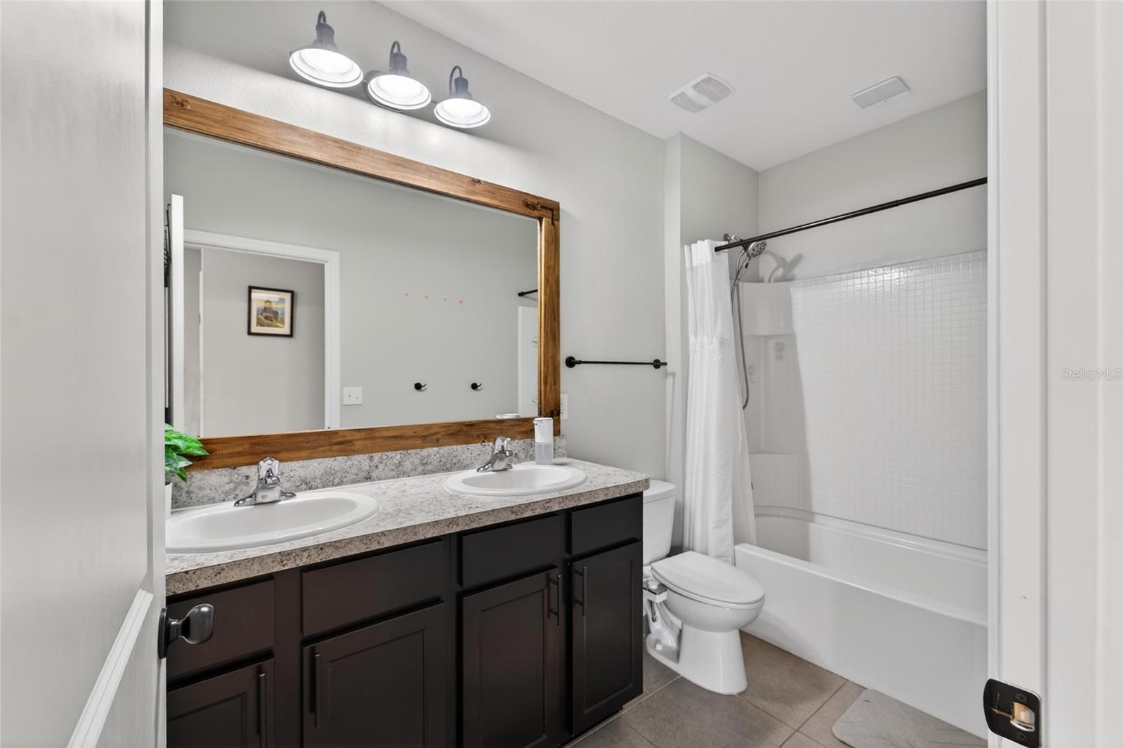 11176 LELAND GROVES DR, RIVERVIEW, FL, 33579