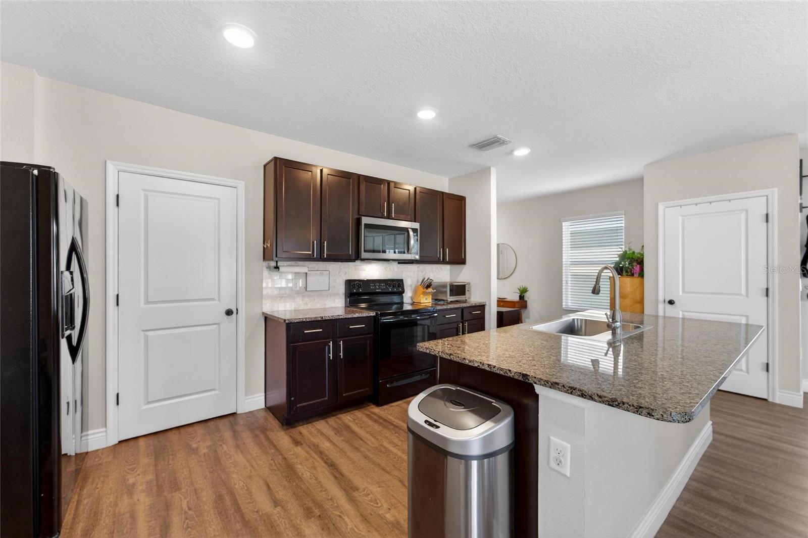 11176 LELAND GROVES DR, RIVERVIEW, FL, 33579