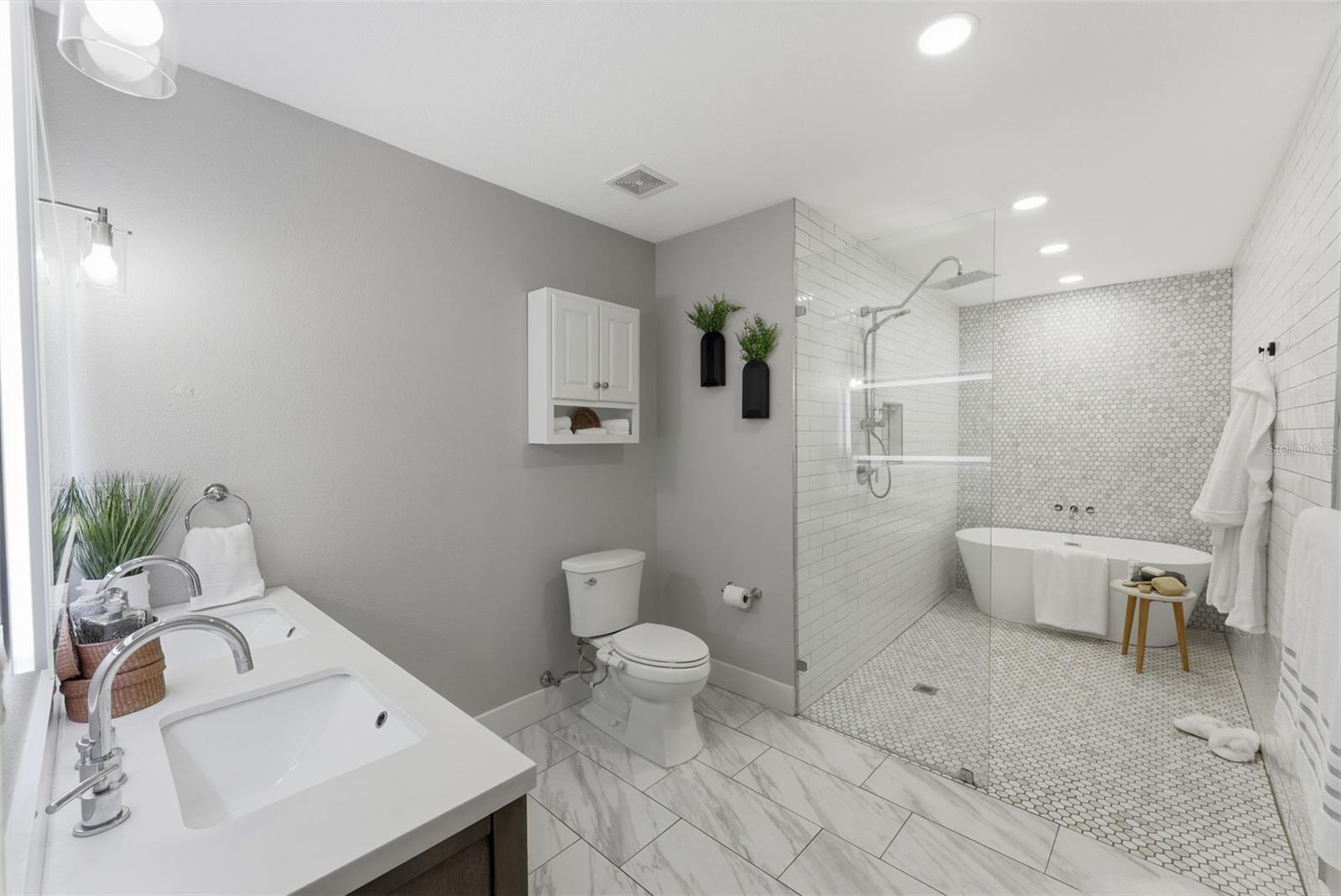 1566 WOODFIELD CT, LUTZ, FL, 33558