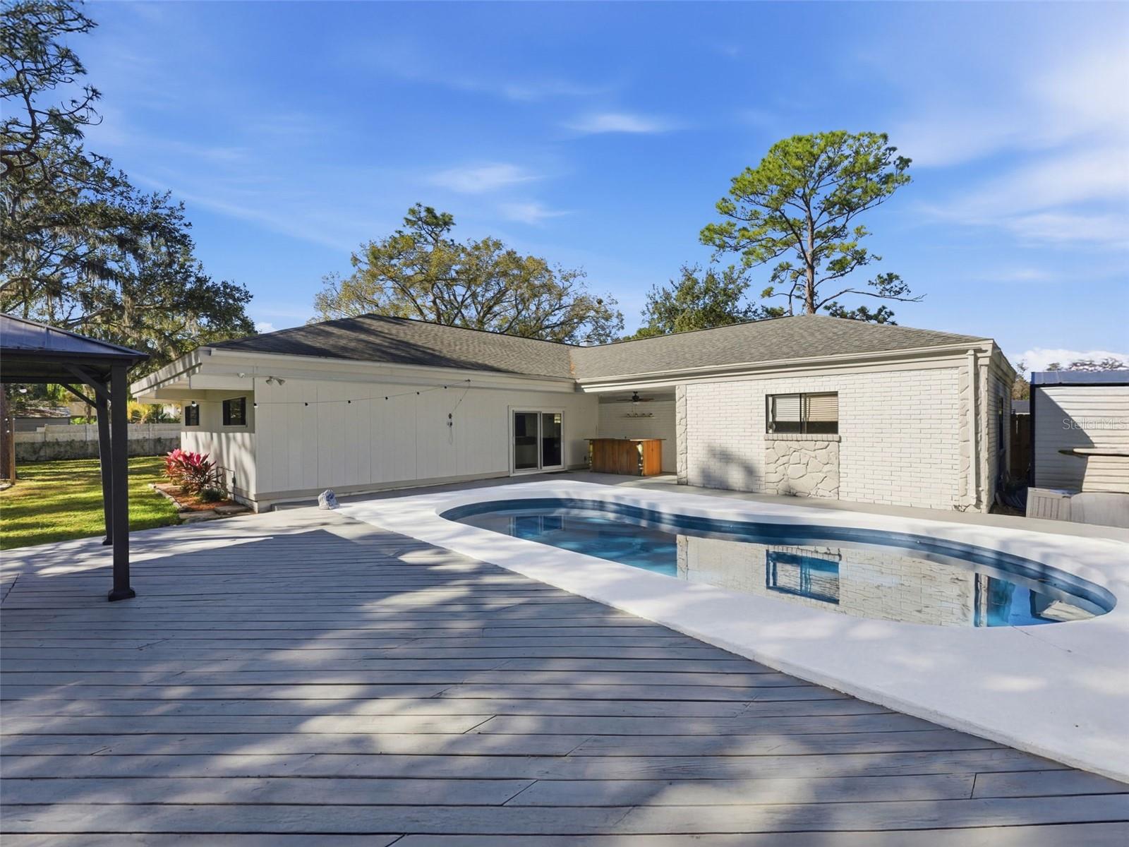 1566 WOODFIELD CT, LUTZ, FL, 33558