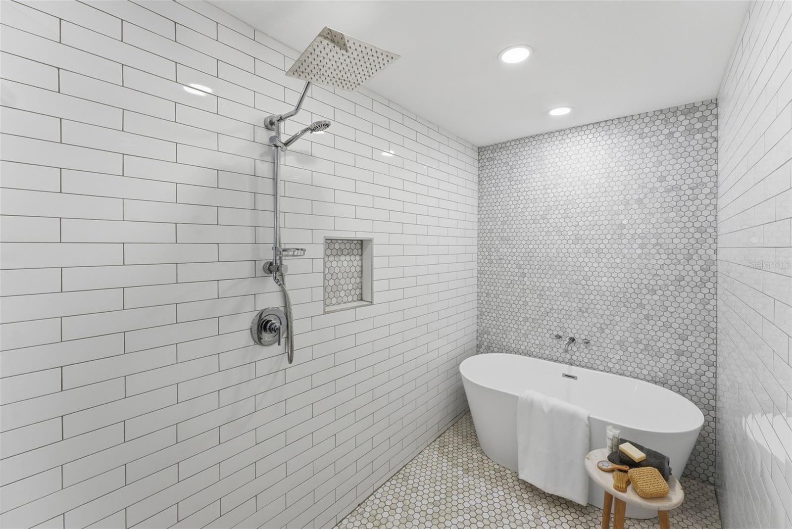 1566 WOODFIELD CT, LUTZ, FL, 33558