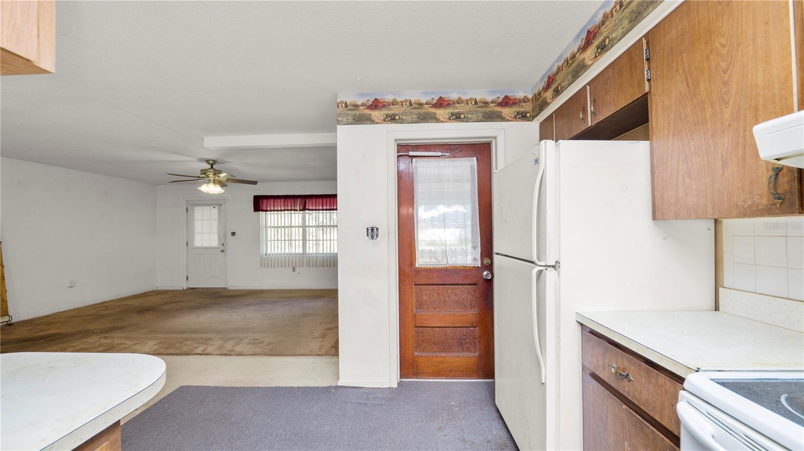 2005 W PIPKIN ROAD, LAKELAND, FL, 33811