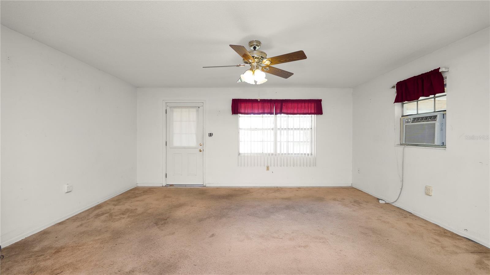 2005 W PIPKIN ROAD, LAKELAND, FL, 33811