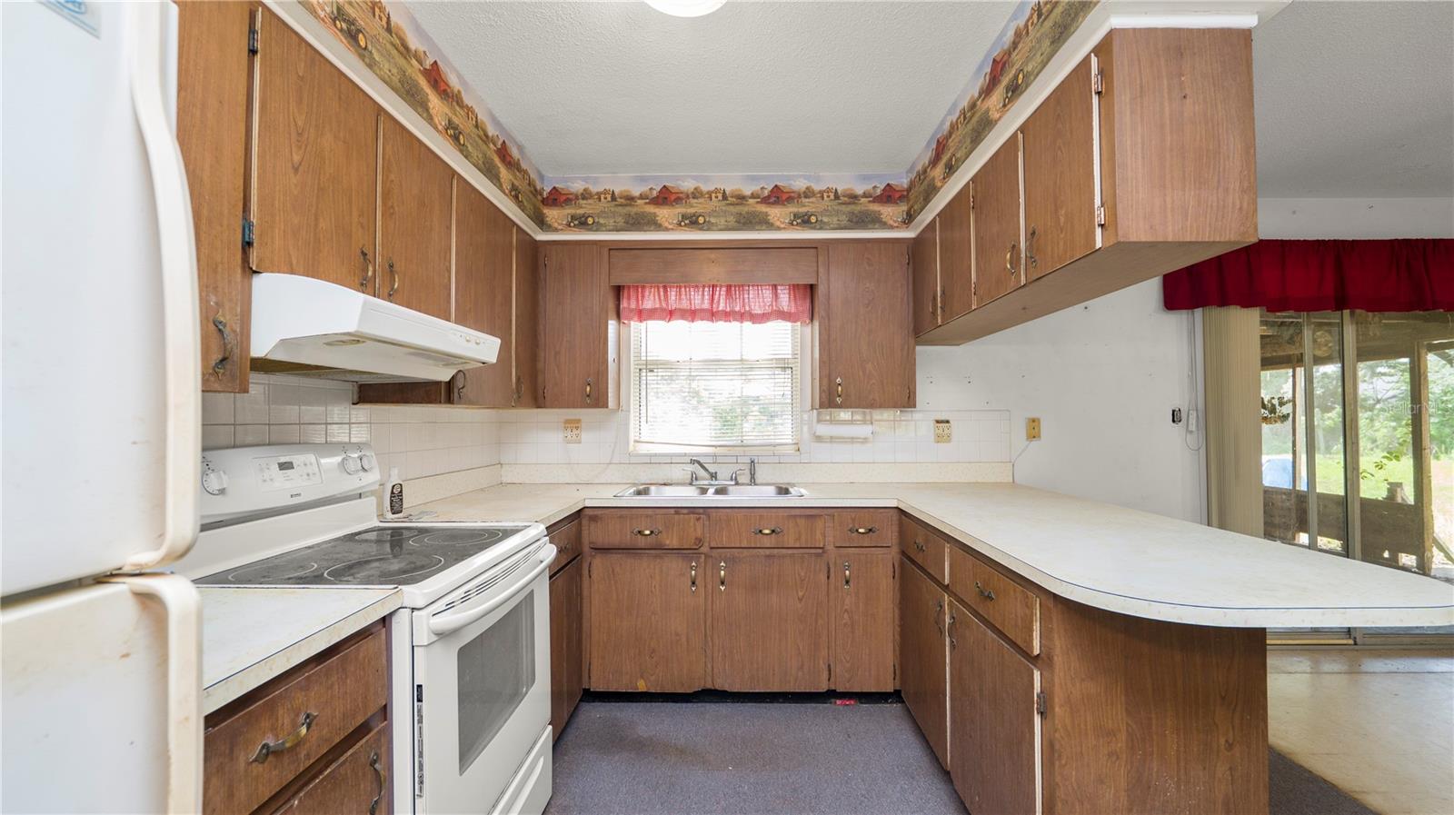 2005 W PIPKIN ROAD, LAKELAND, FL, 33811