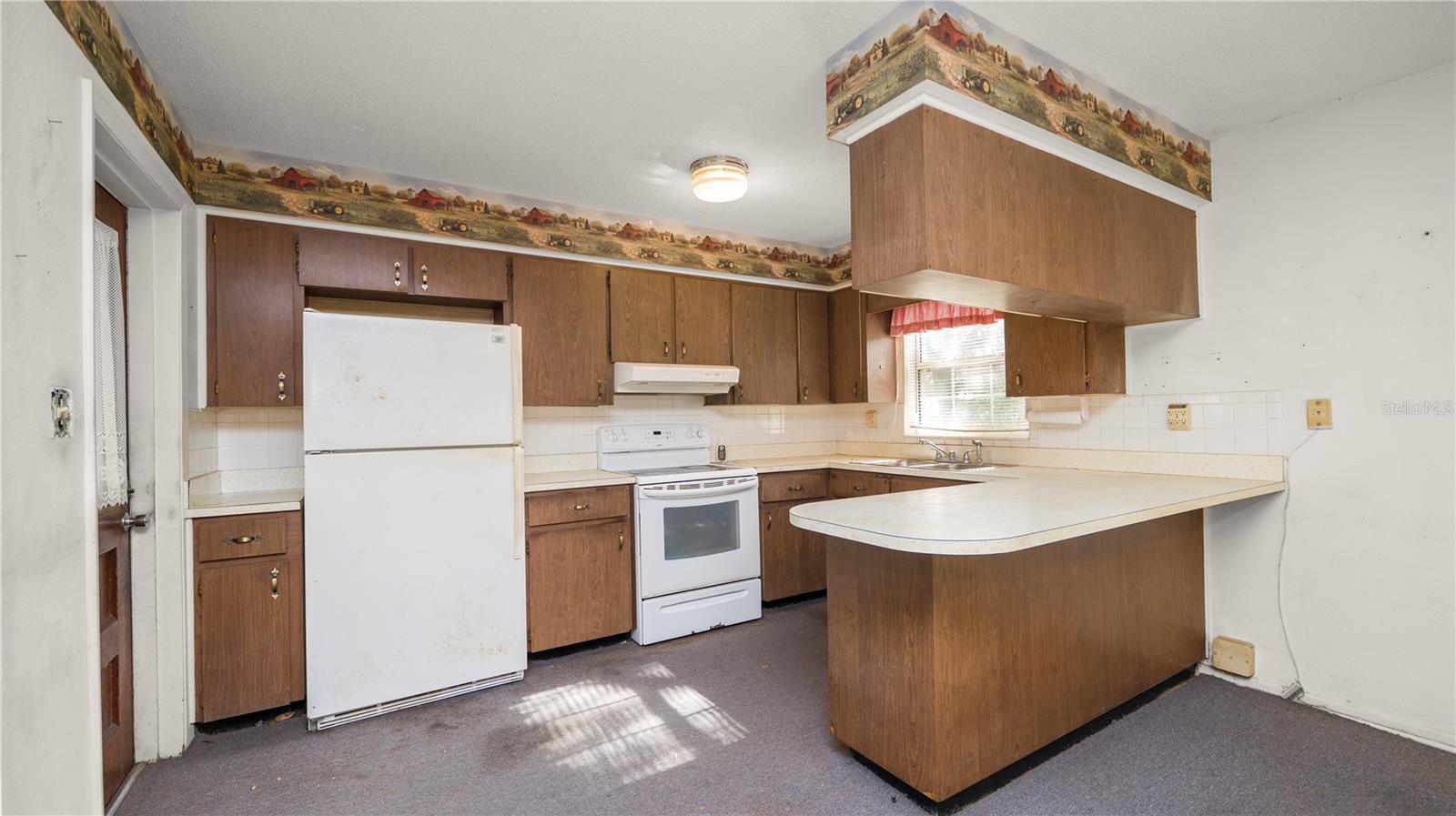 2005 W PIPKIN ROAD, LAKELAND, FL, 33811